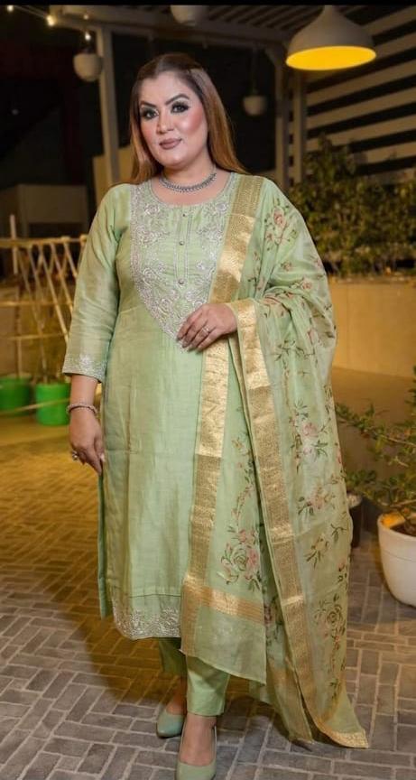 Elegant Embroidered Suit Set (Crepe)