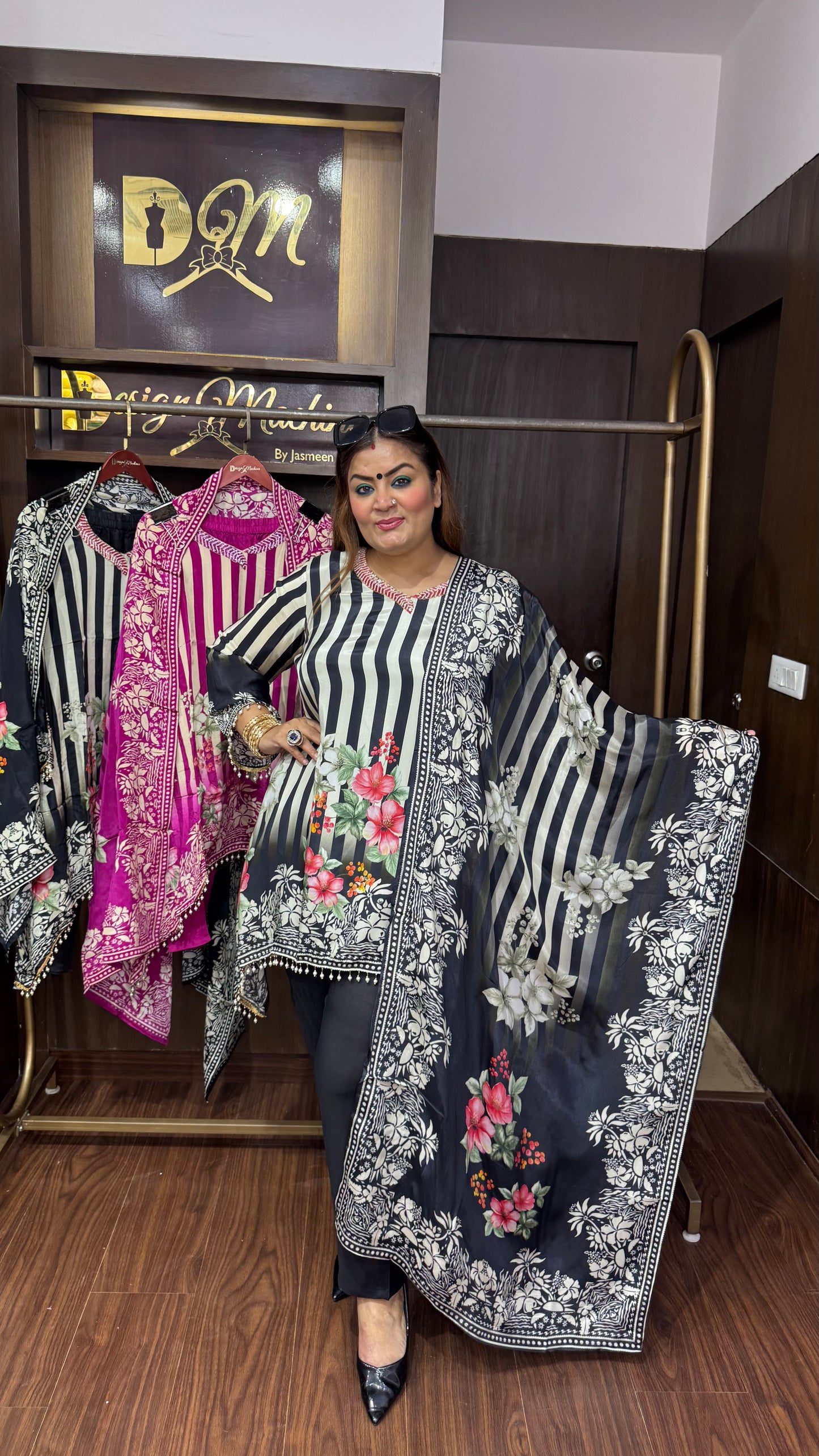 Rovique (Pure Crepe Suit)