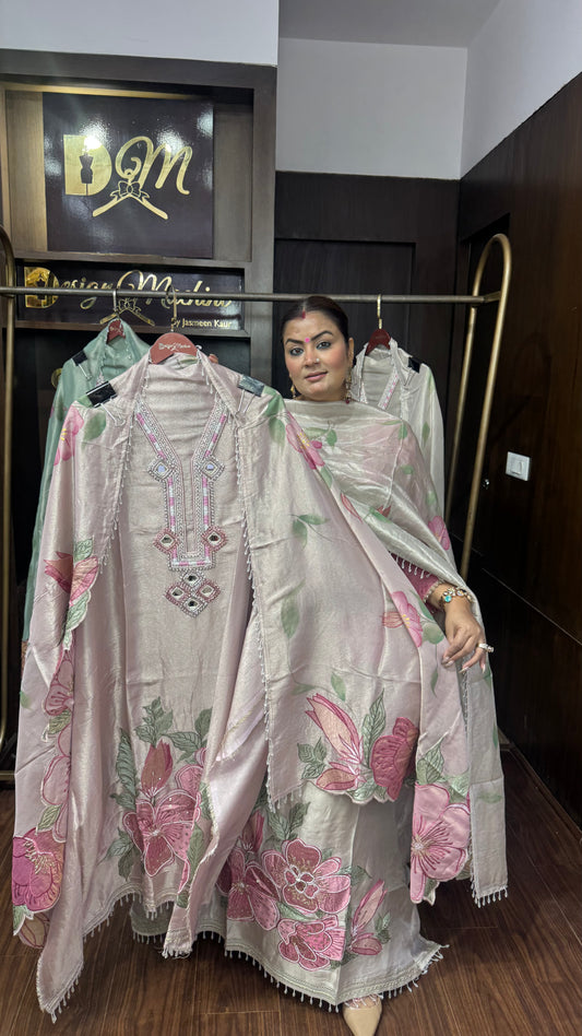 Ruhanika (Glass Tissue Unstitch Suit)