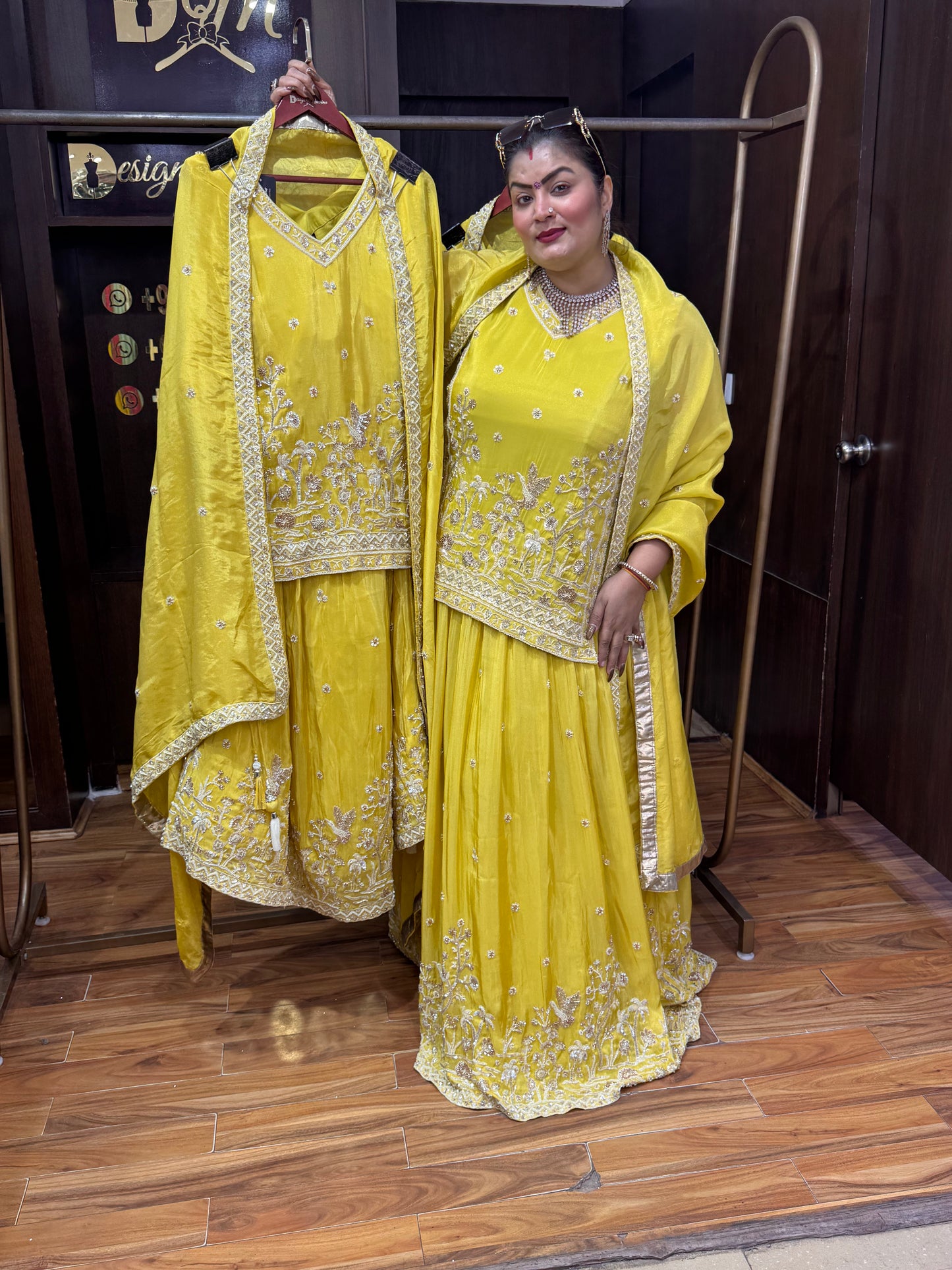 Mehvar (Lehnga Suit)