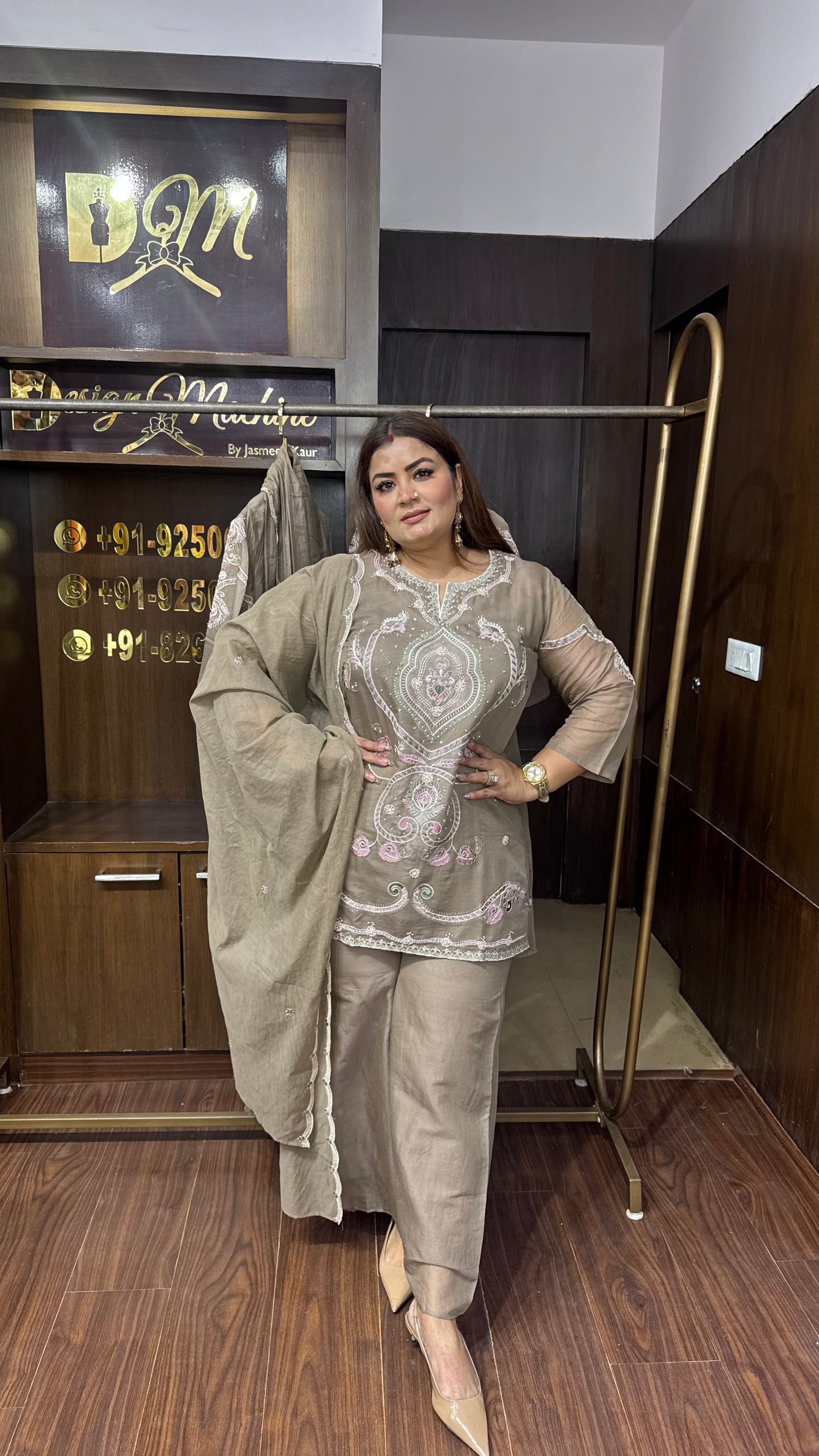 Ishita (Mal Chanderi Suit)