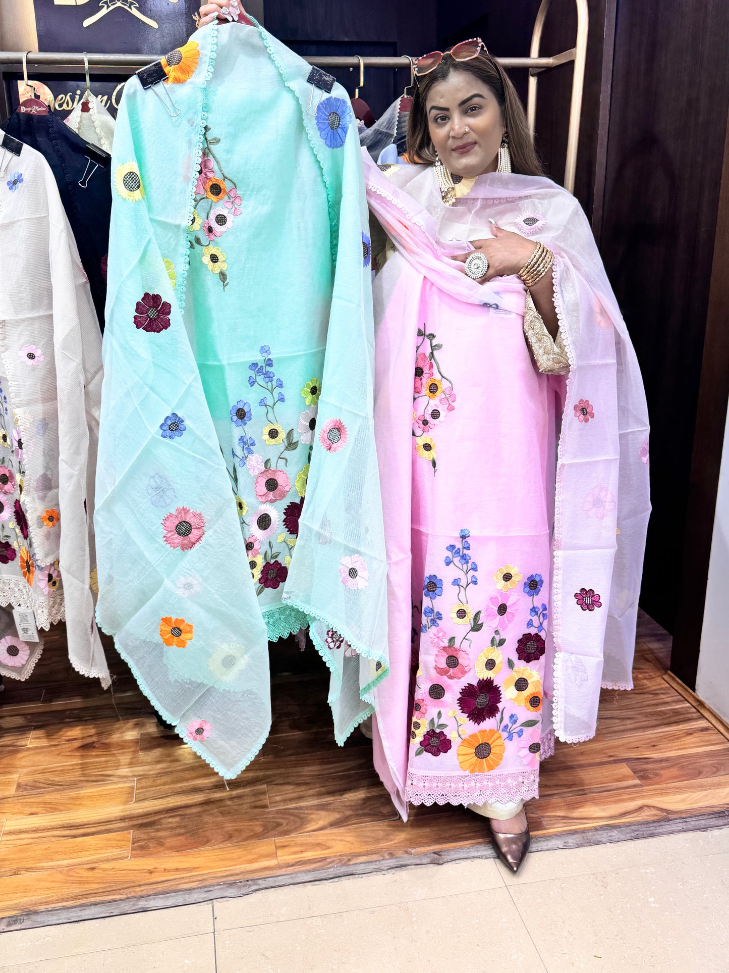 Tisya Threaded Bloom Set