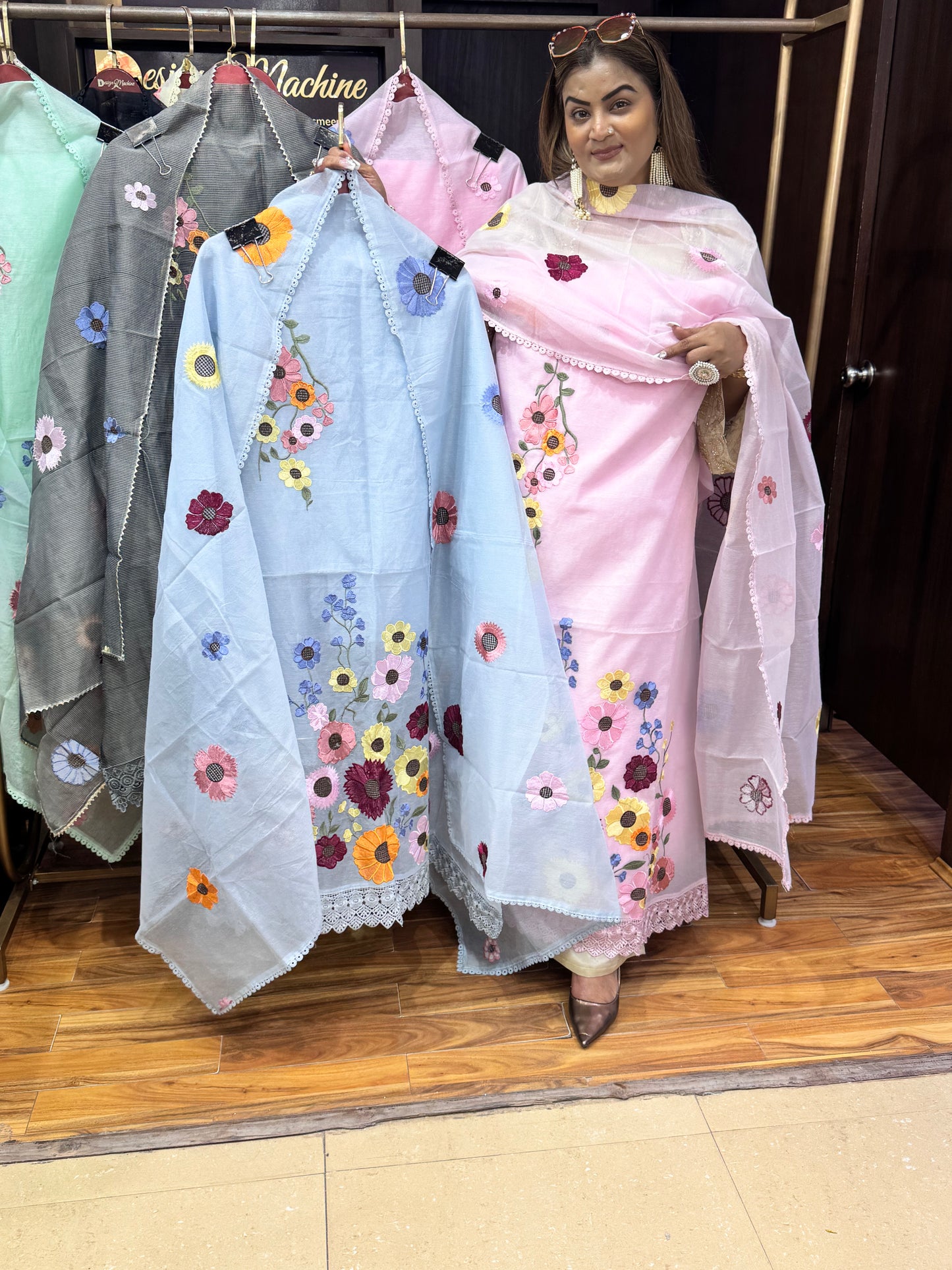 Tisya Threaded Bloom Set