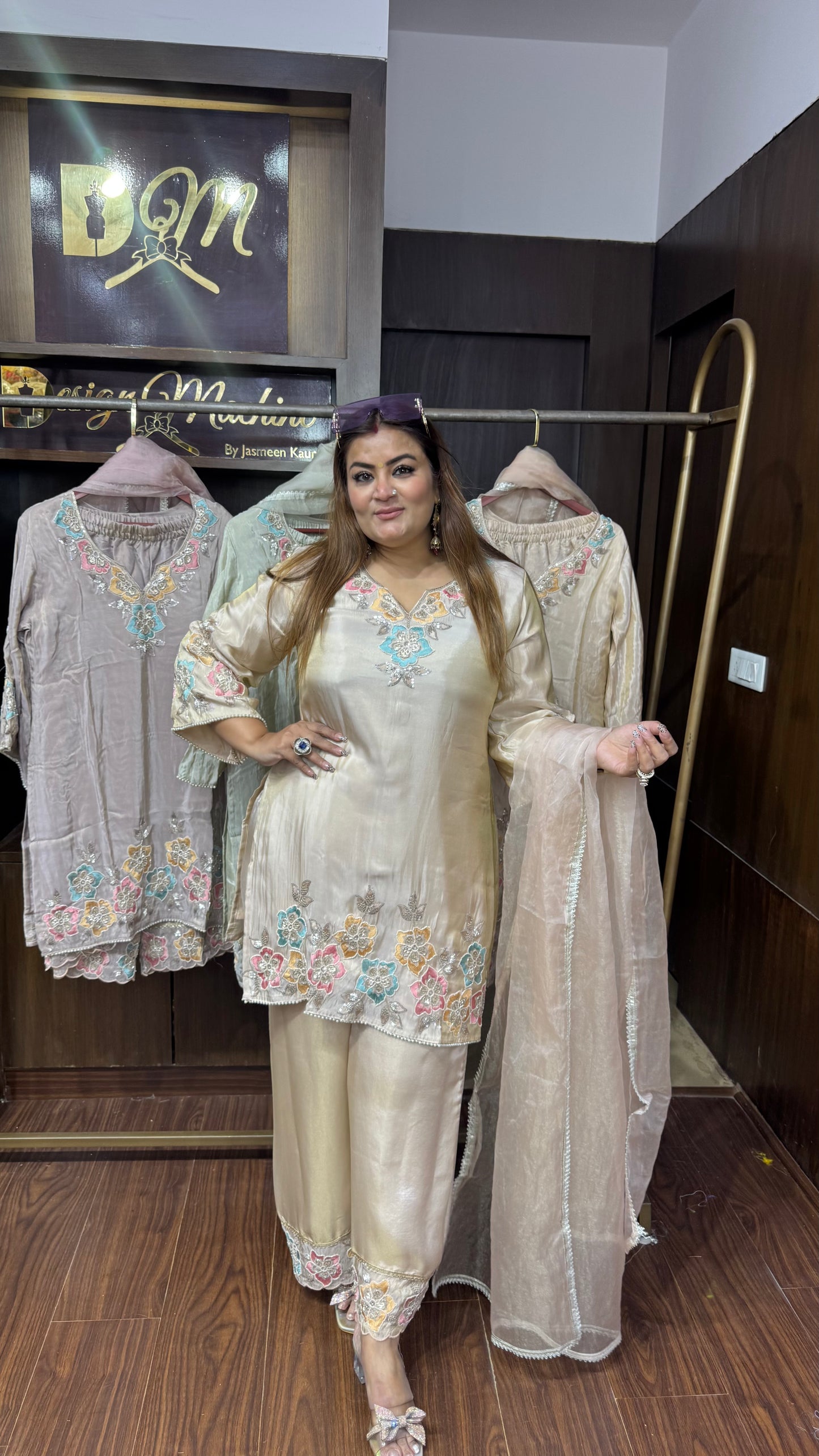 Noor Glass Tissue Suit