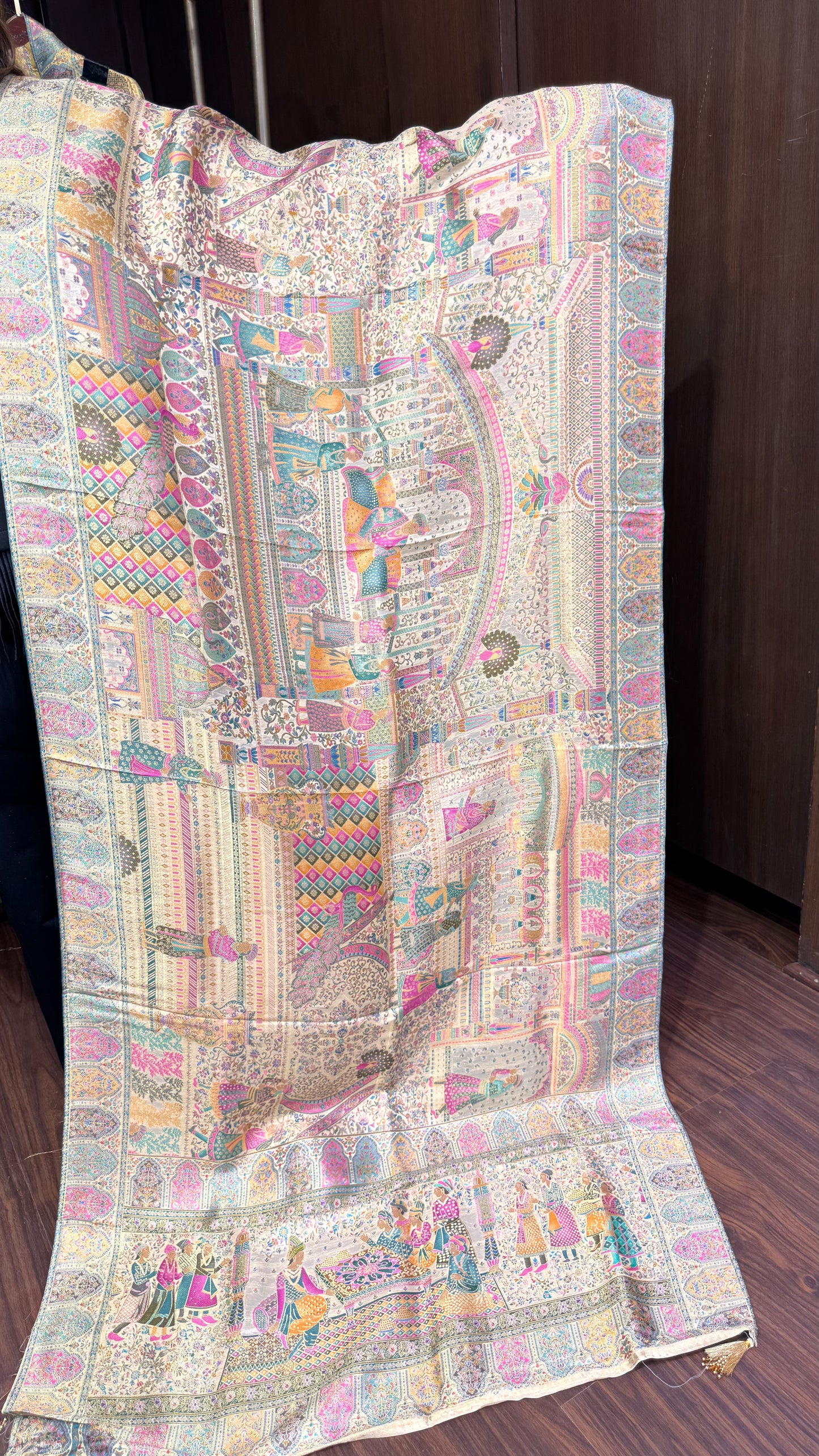 Avnisha (Unstitch Suit)