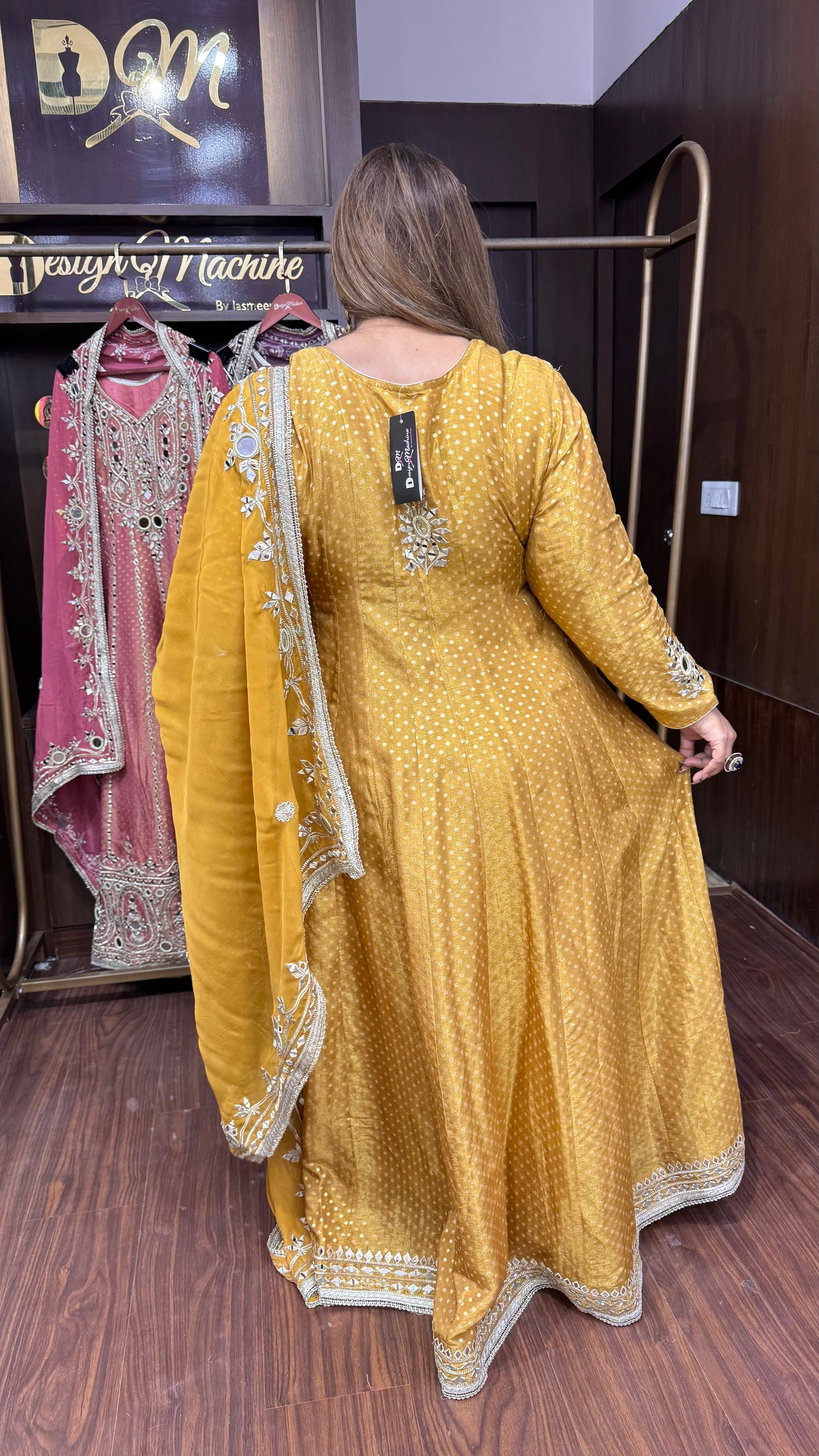 Veylora (Anarkali)