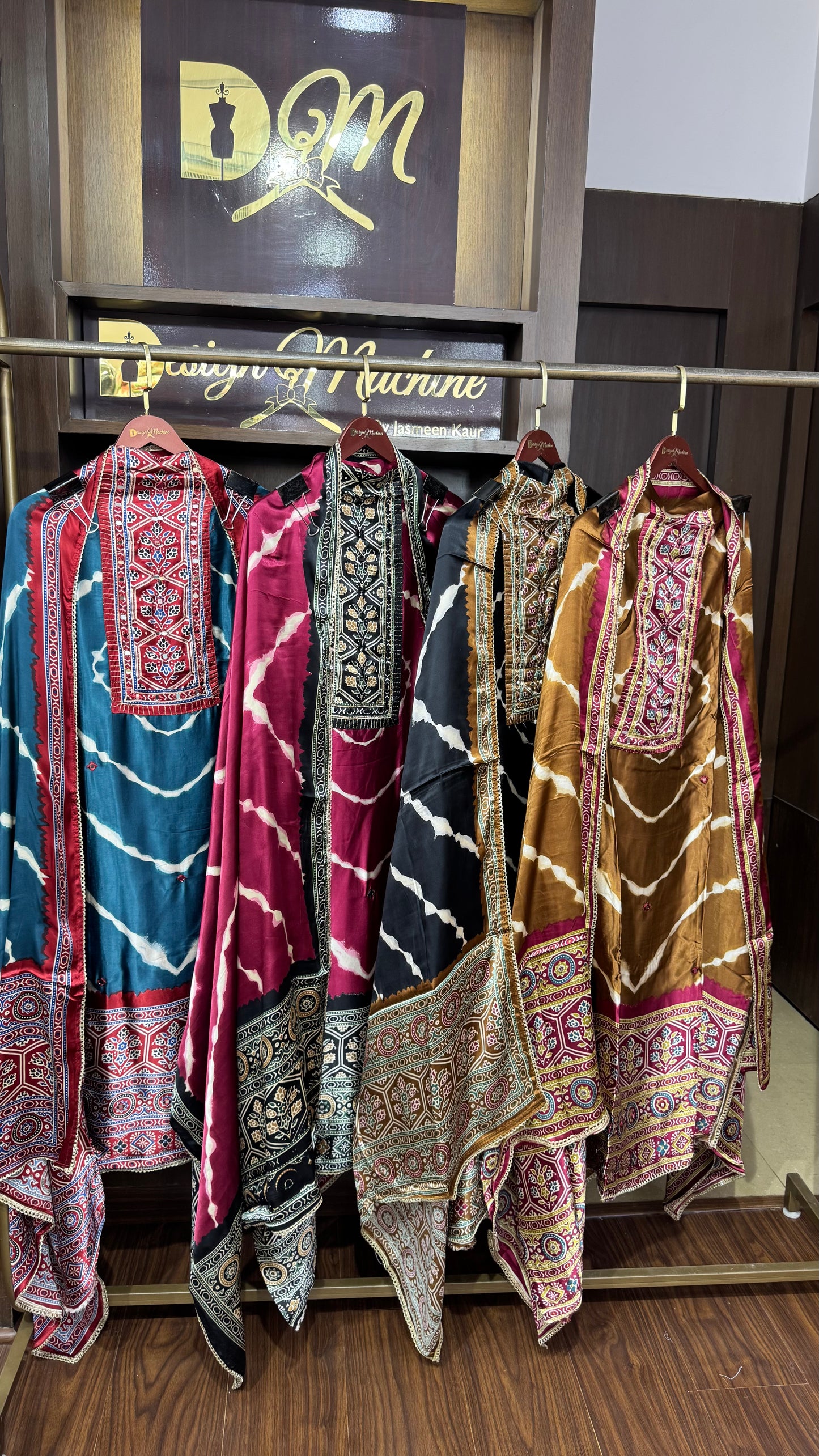 Beautiful Gajji Silk (Unstitch Suit)
