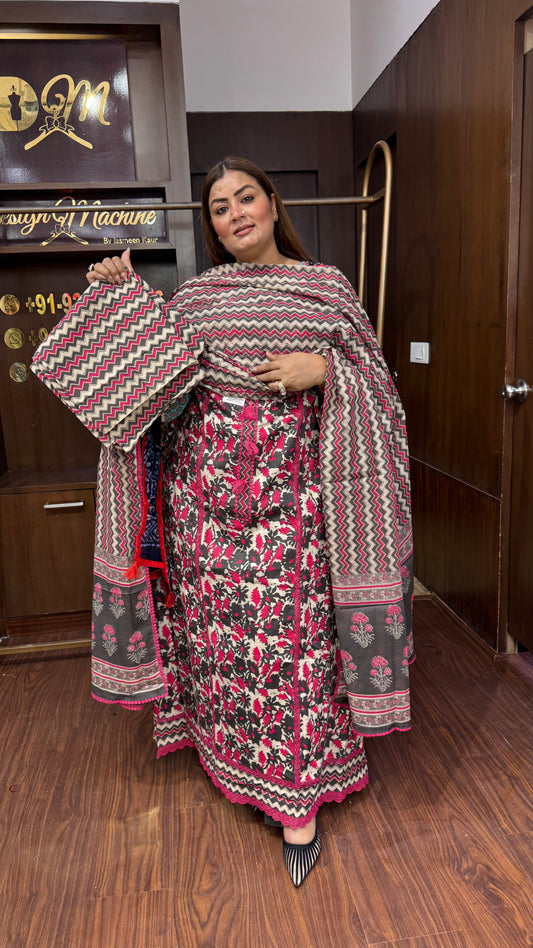 Tazvyna (Unstitch Suit)