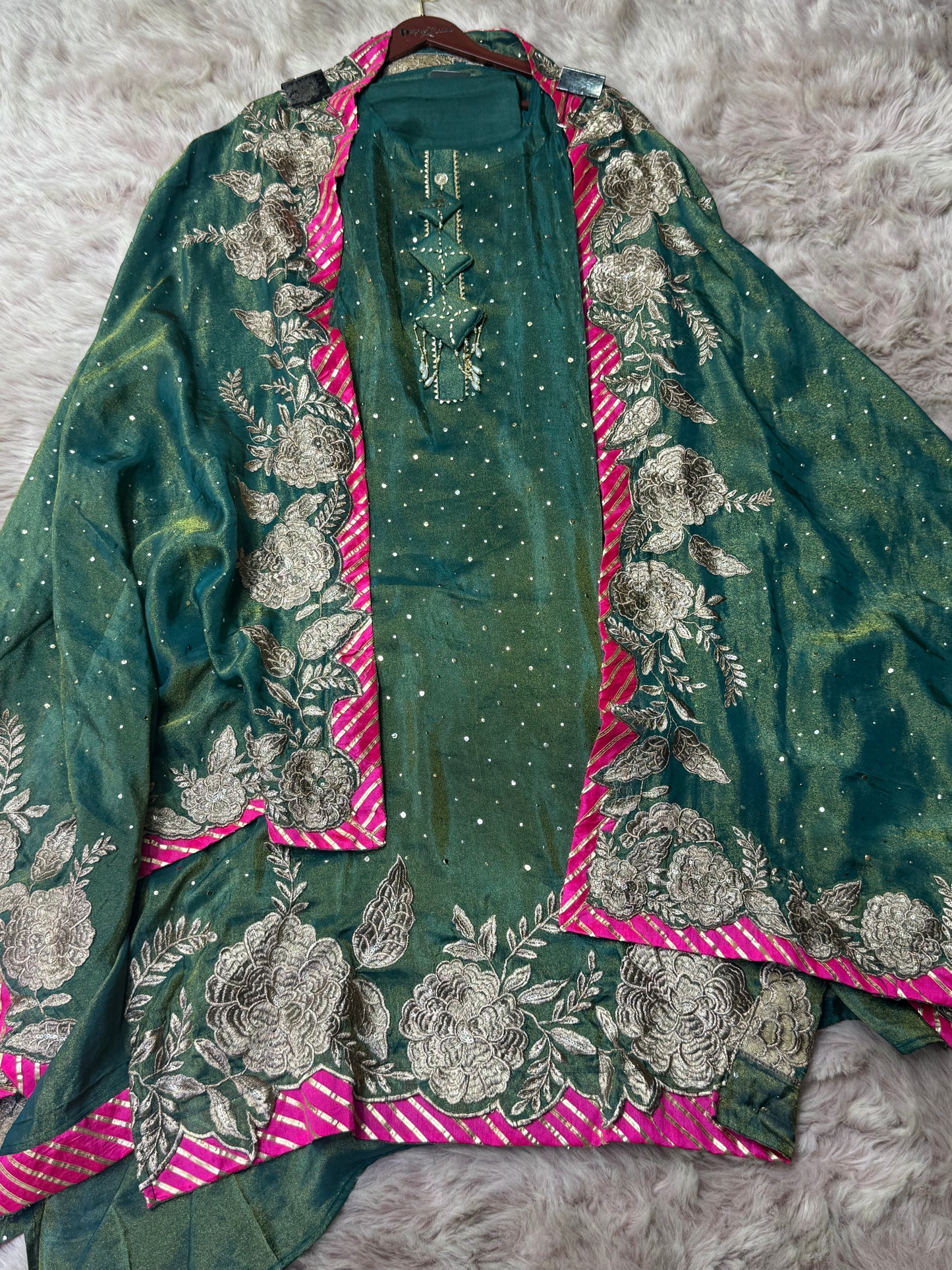 Roopkala Unstitched Suit