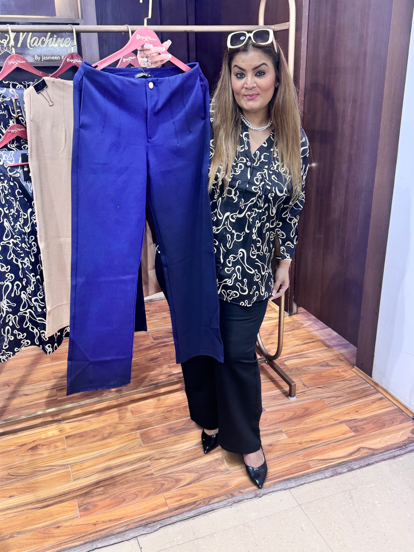 Nazaakat Trousers