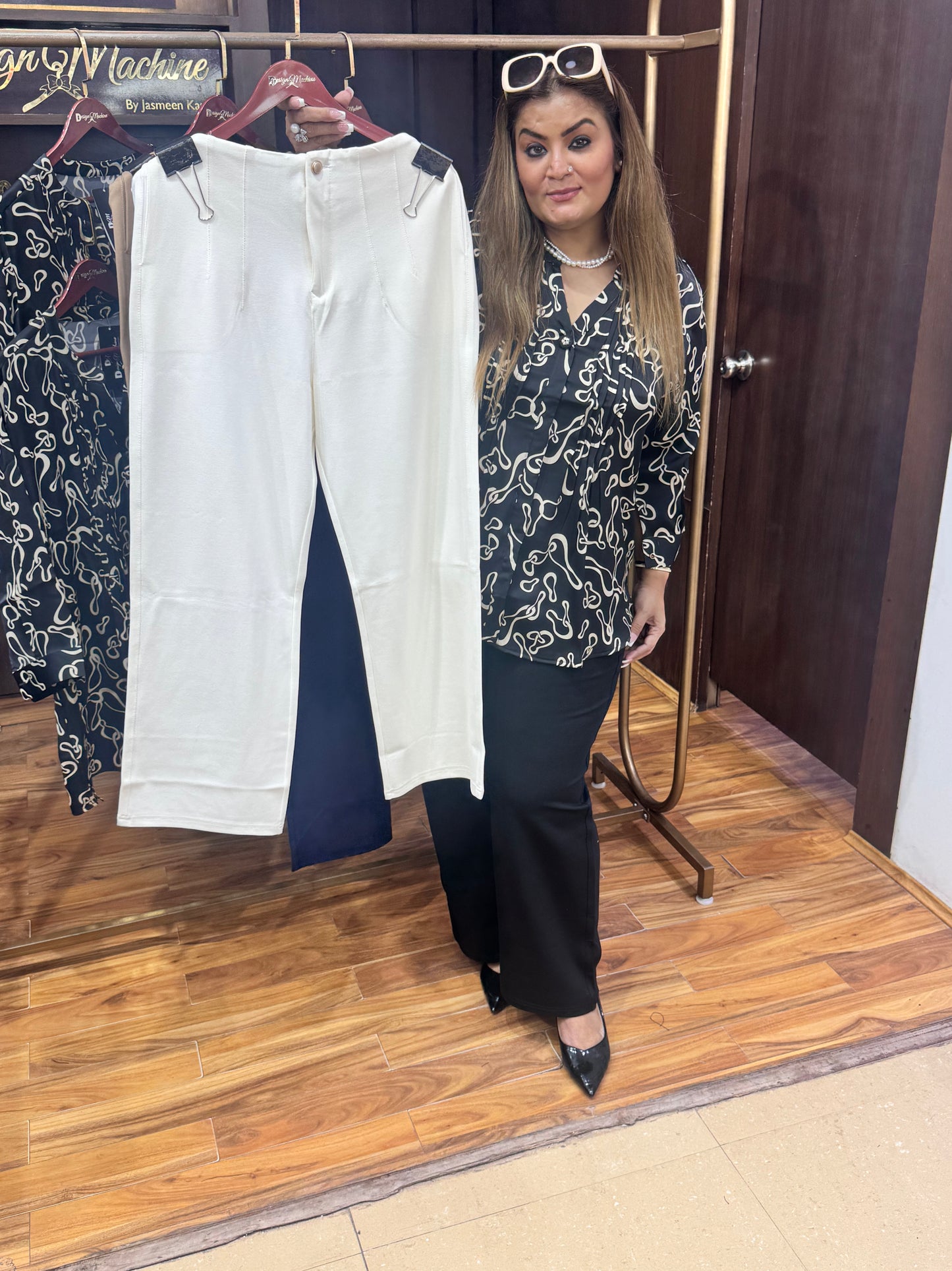 Nazaakat Trousers