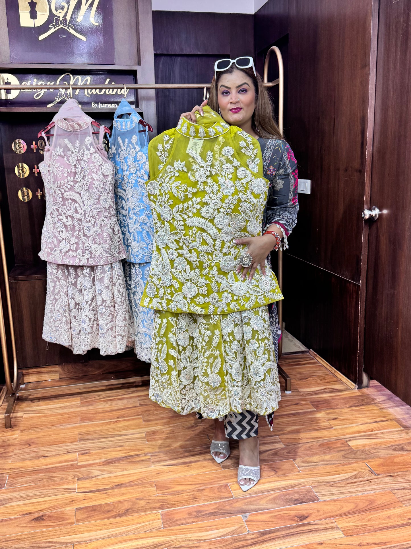 Aarvi Sleeveless Straight Kurta Set