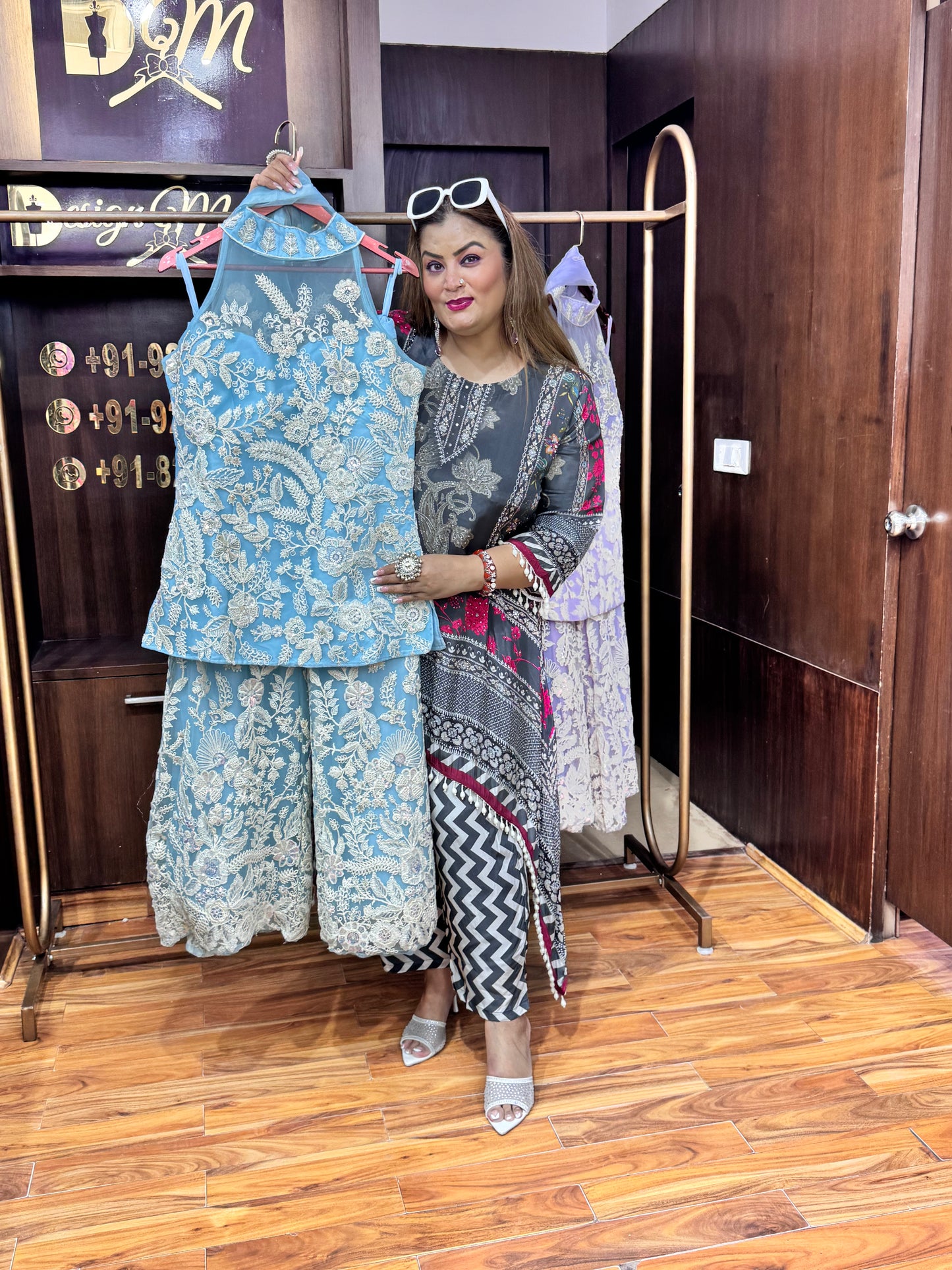 Aarvi Sleeveless Straight Kurta Set