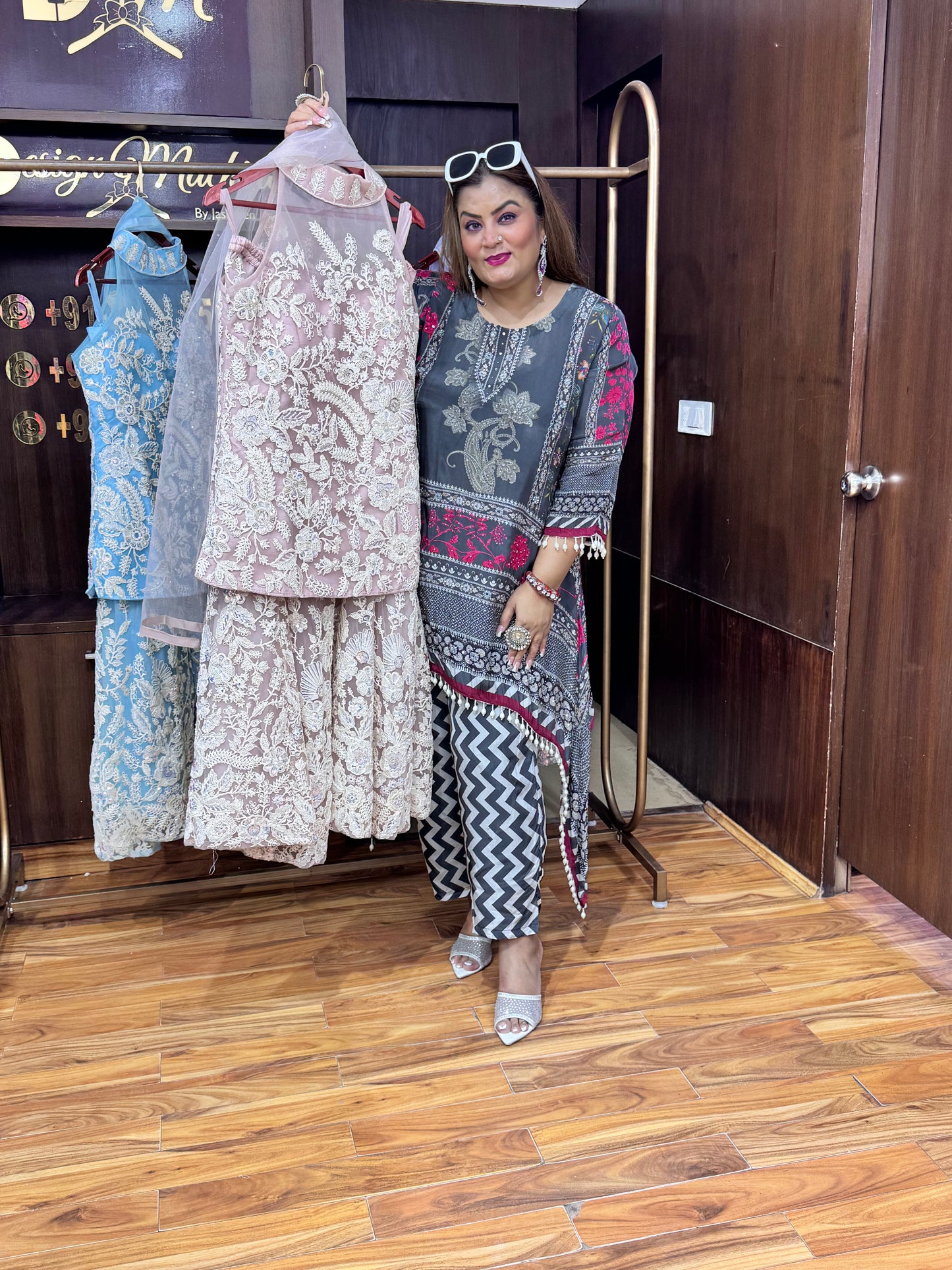 Aarvi Sleeveless Straight Kurta Set
