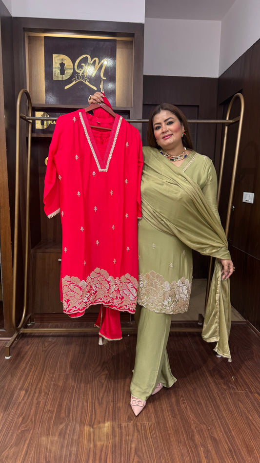 Nayelra Chinnon Crepe (Suit)