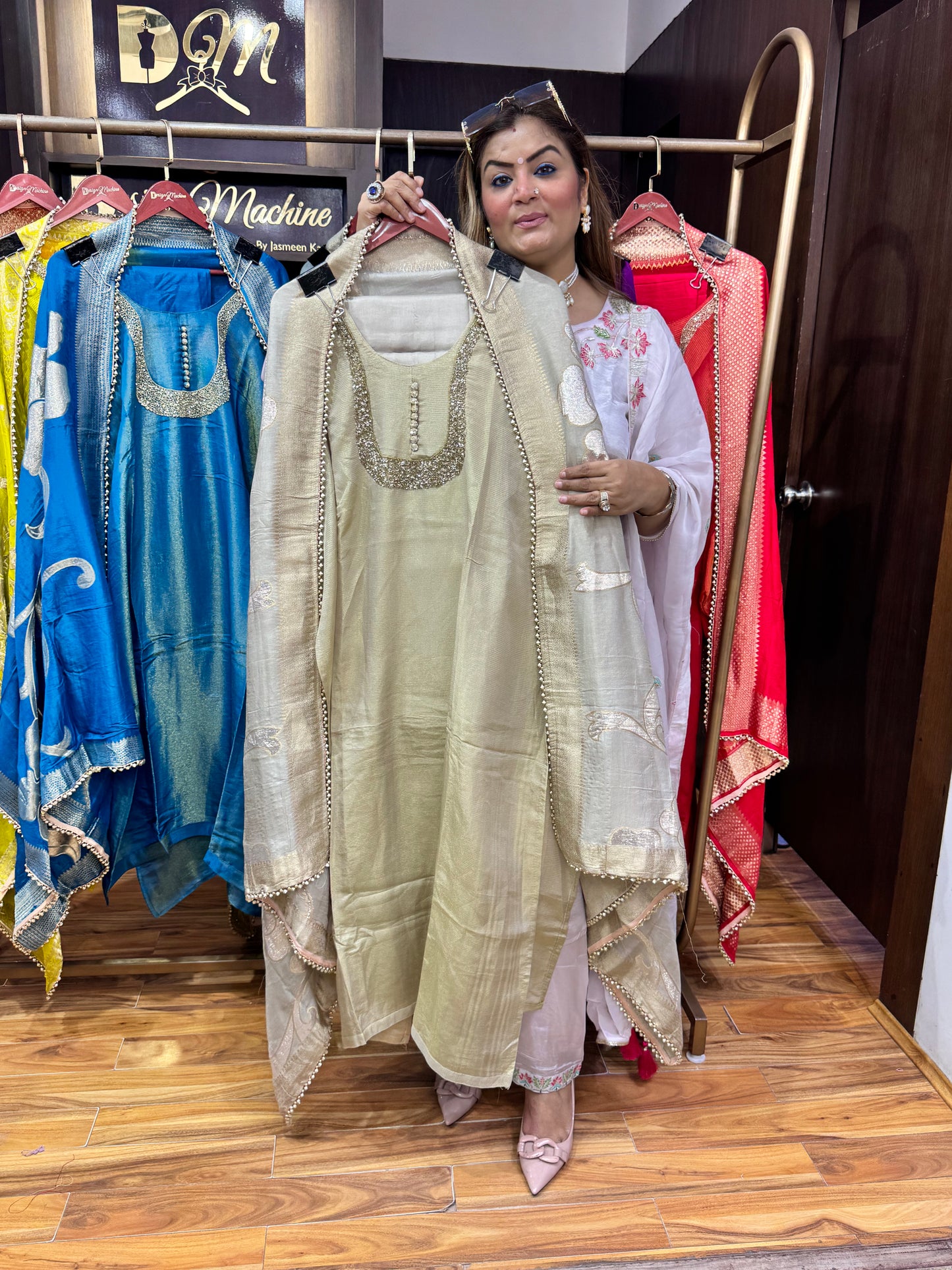 Modish Drape