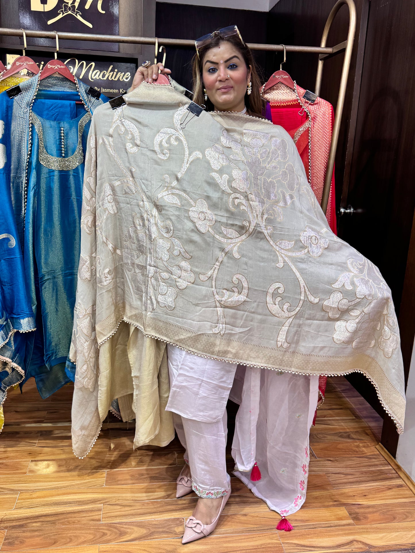 Modish Drape