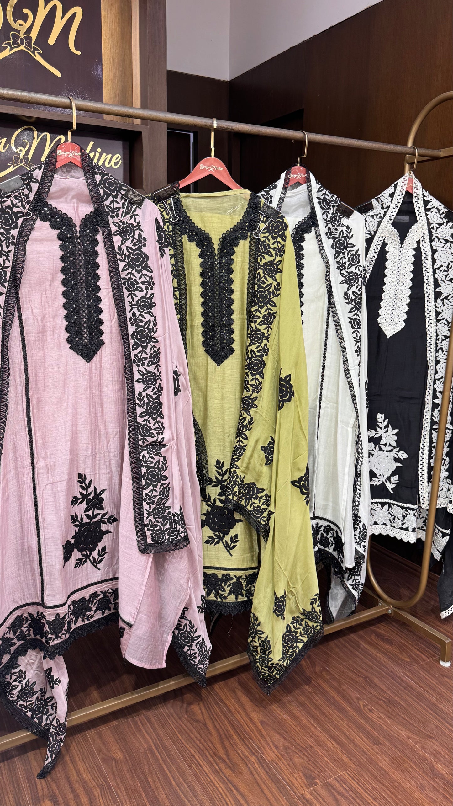 Zareen (Malmal Cotton Unstitch Suit)
