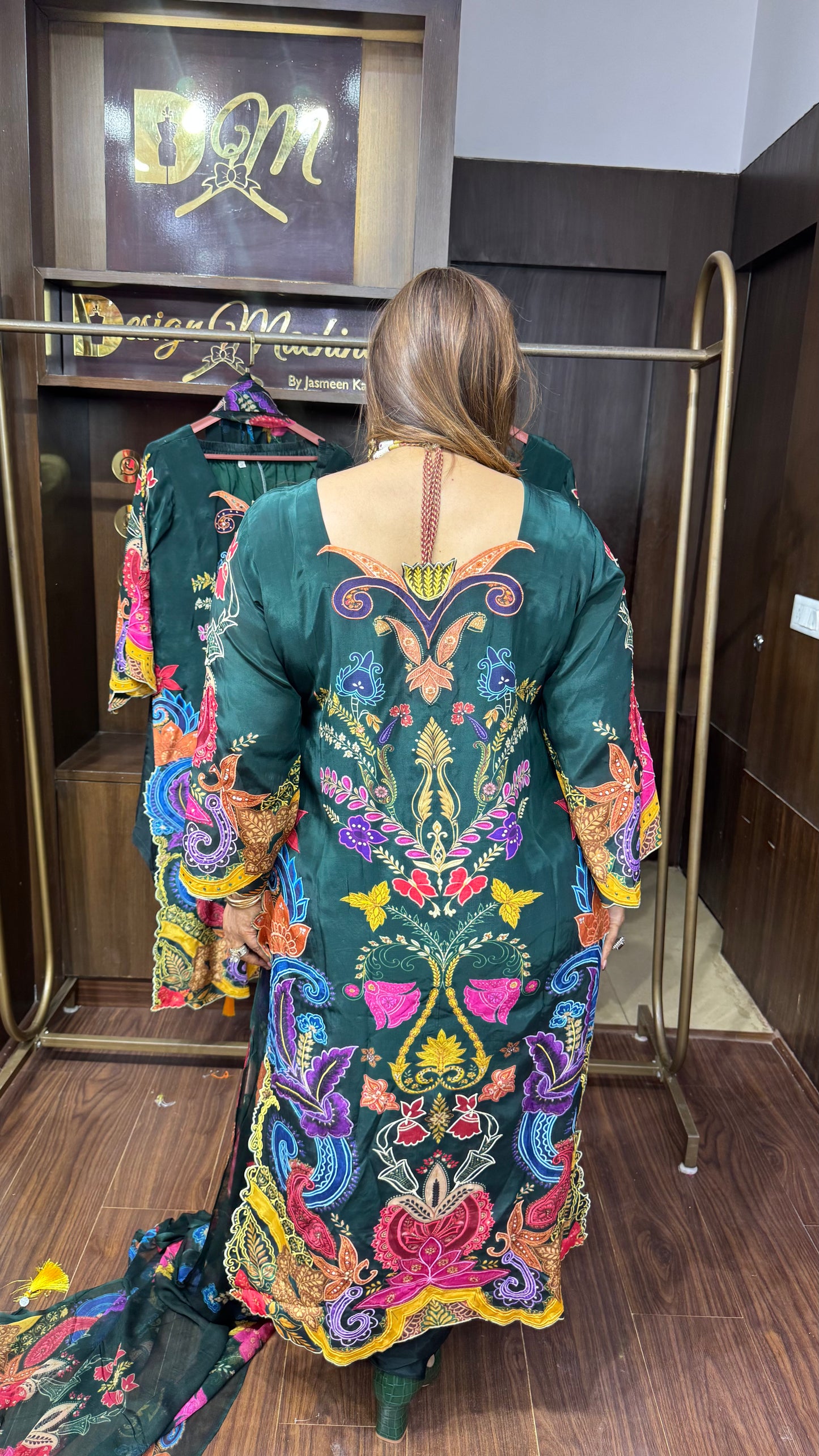 Veylora Pure Crepe Suit