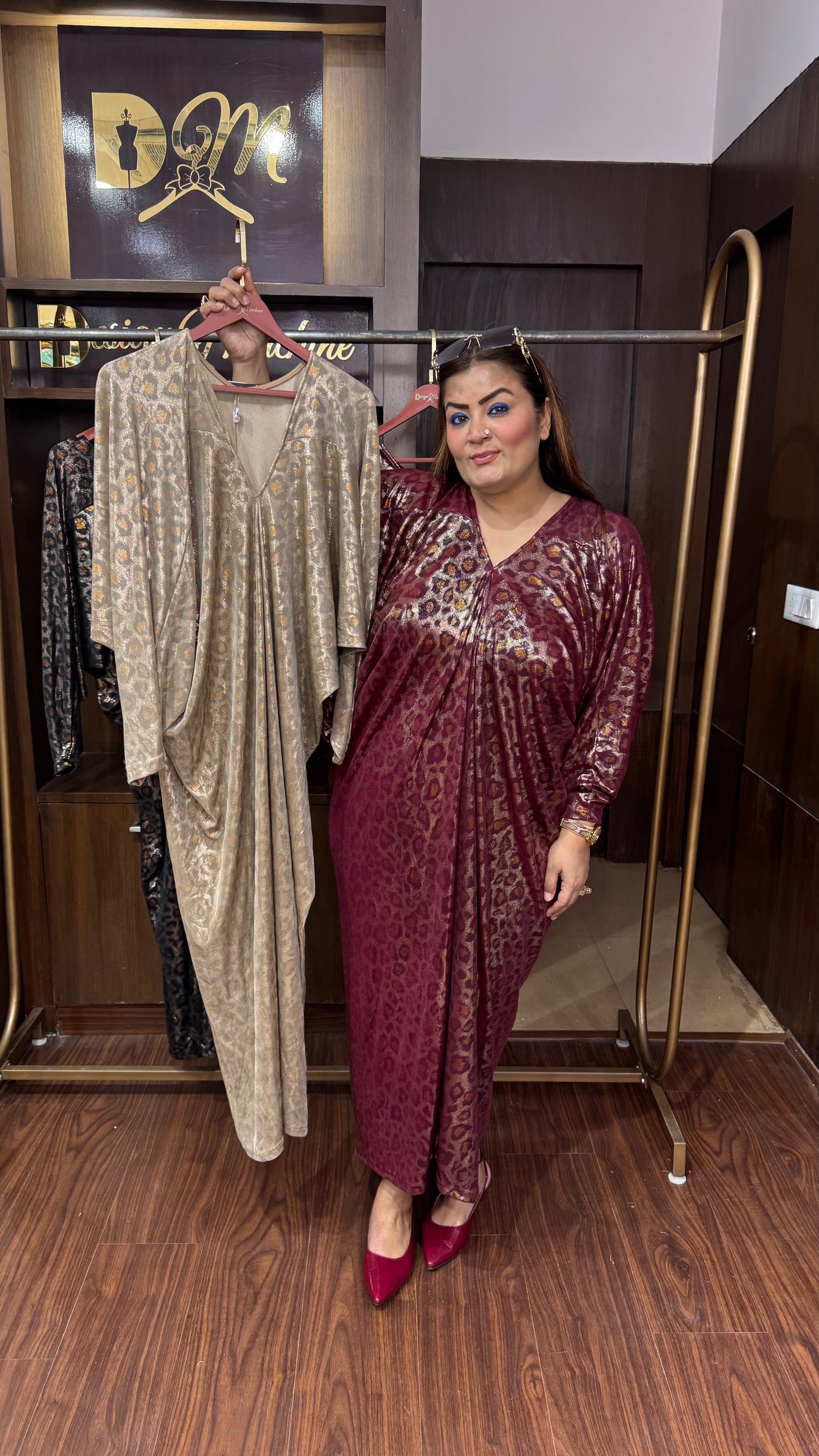 Zinara (Magic Dress)