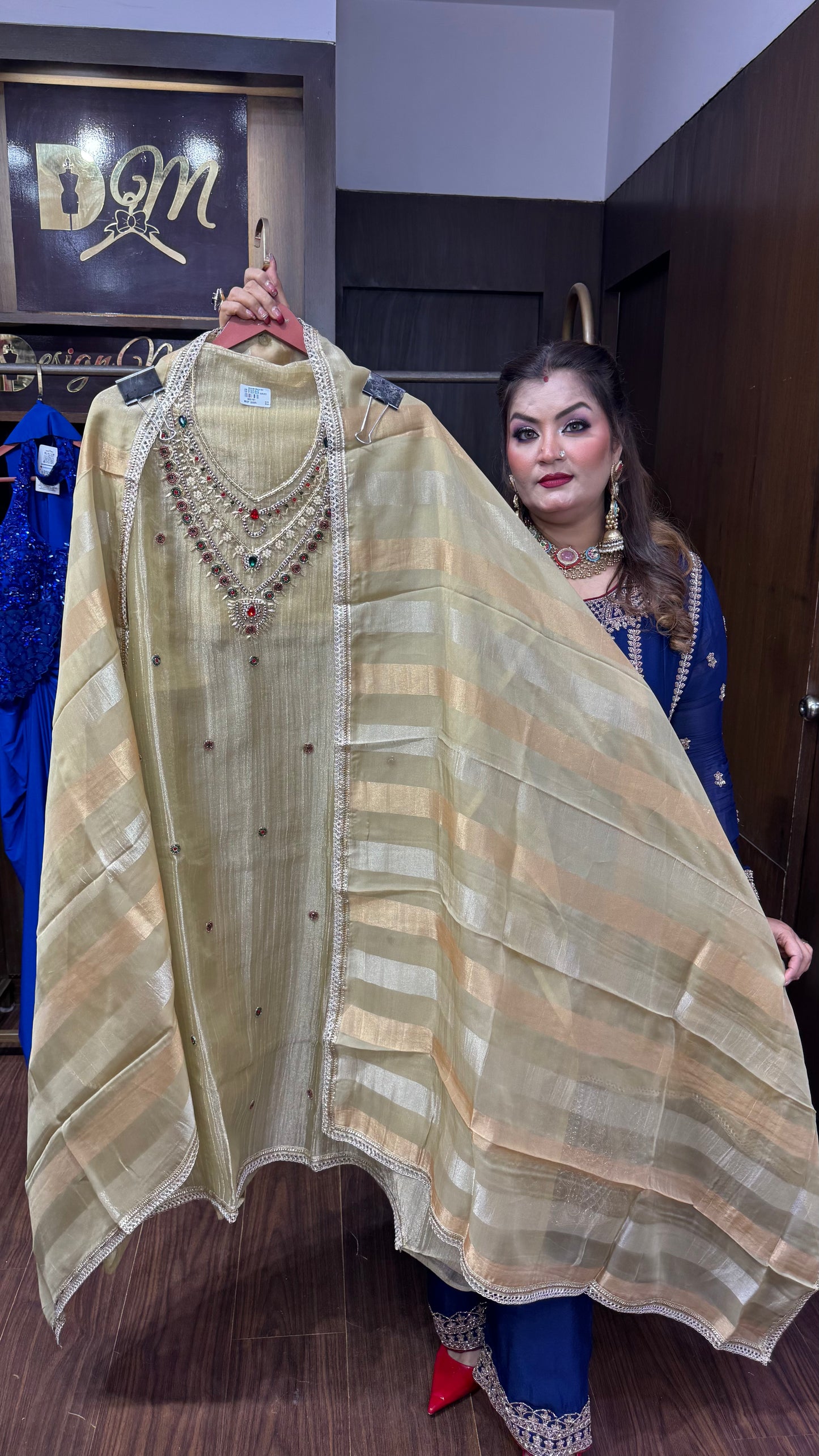 Arshiya (Crush Tissue Unstitch Suit)