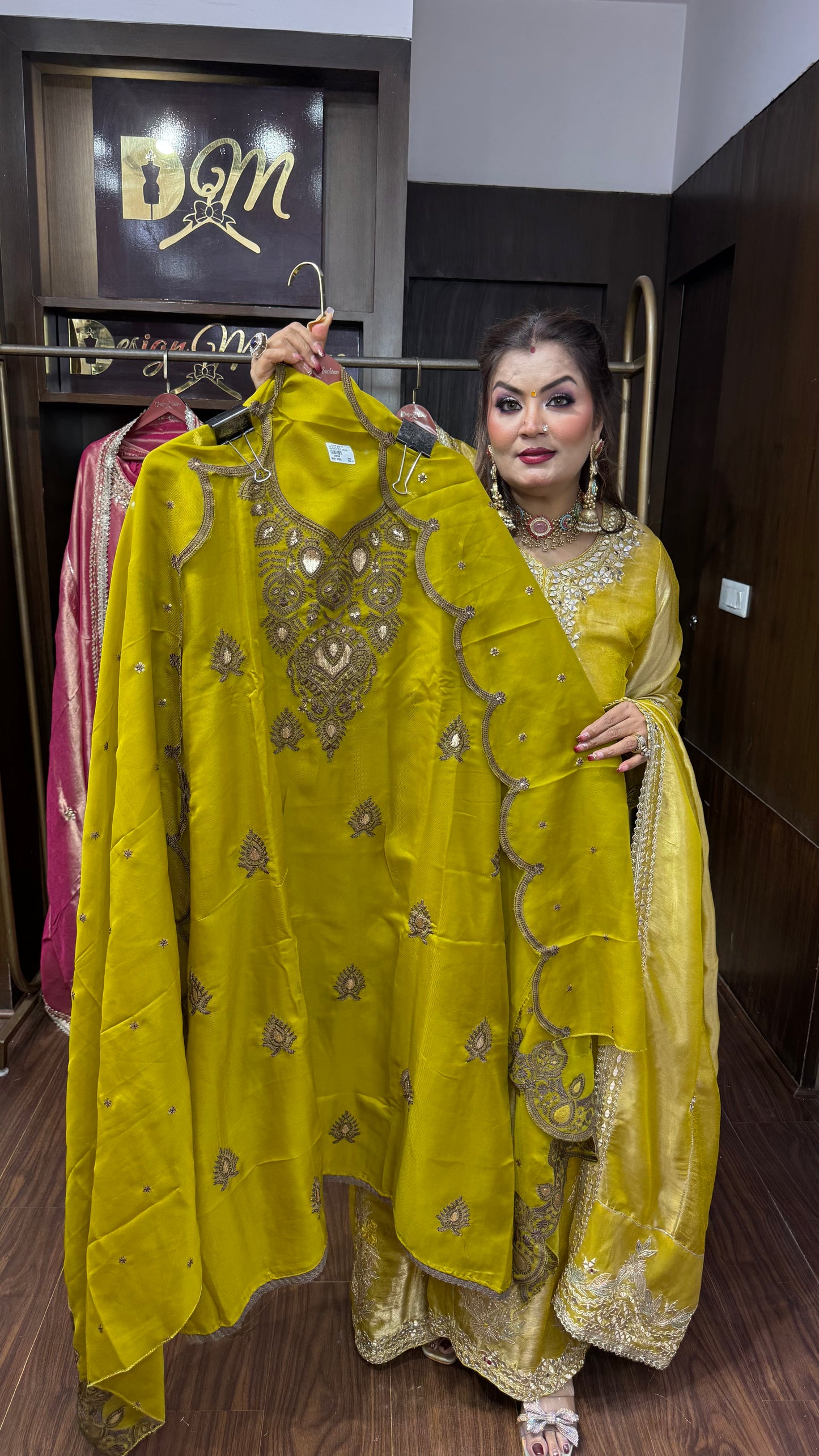 Incina (Glass Tissue Unstitch Suit)