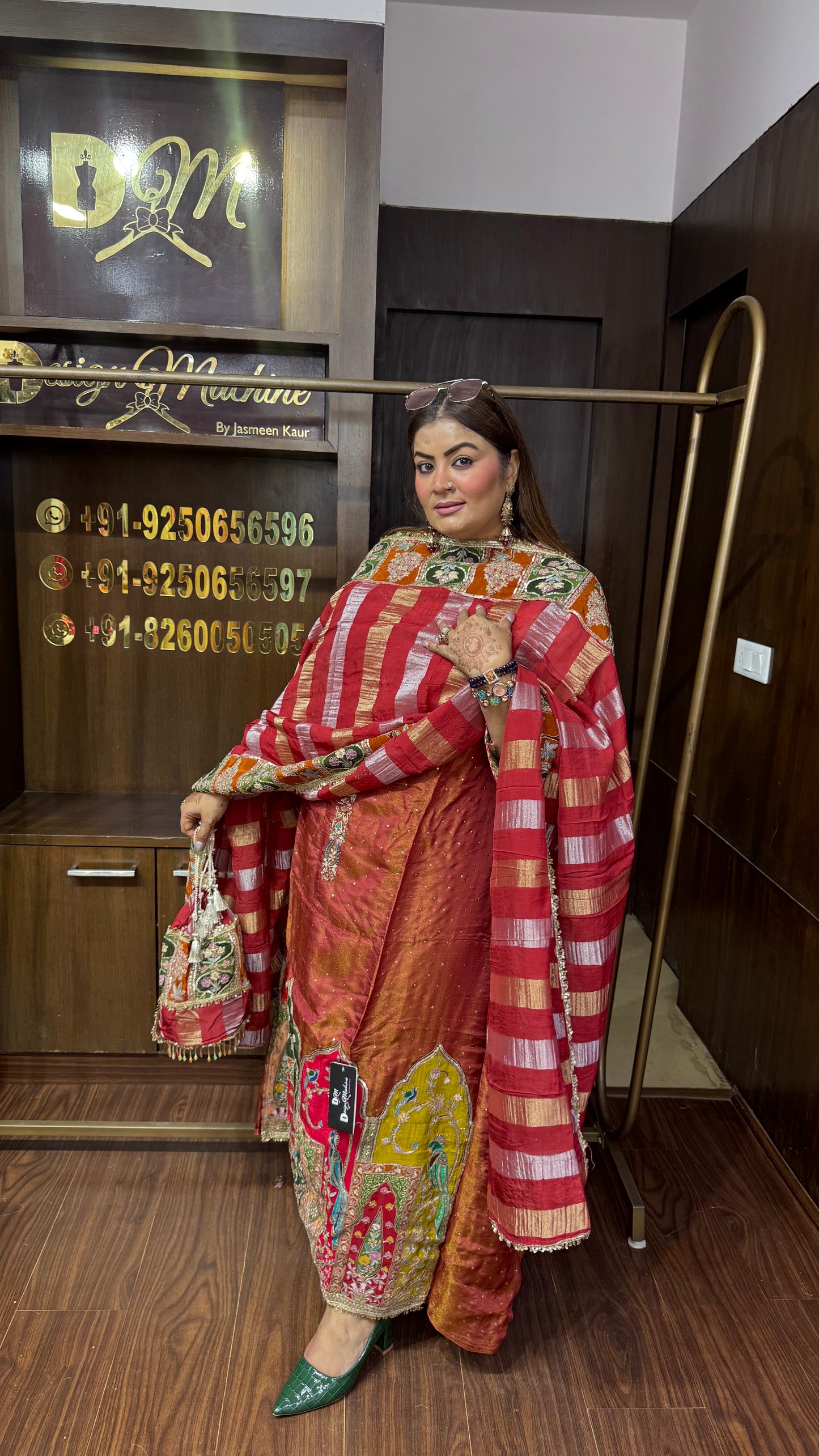 Ruhina Glass Tissue Suit