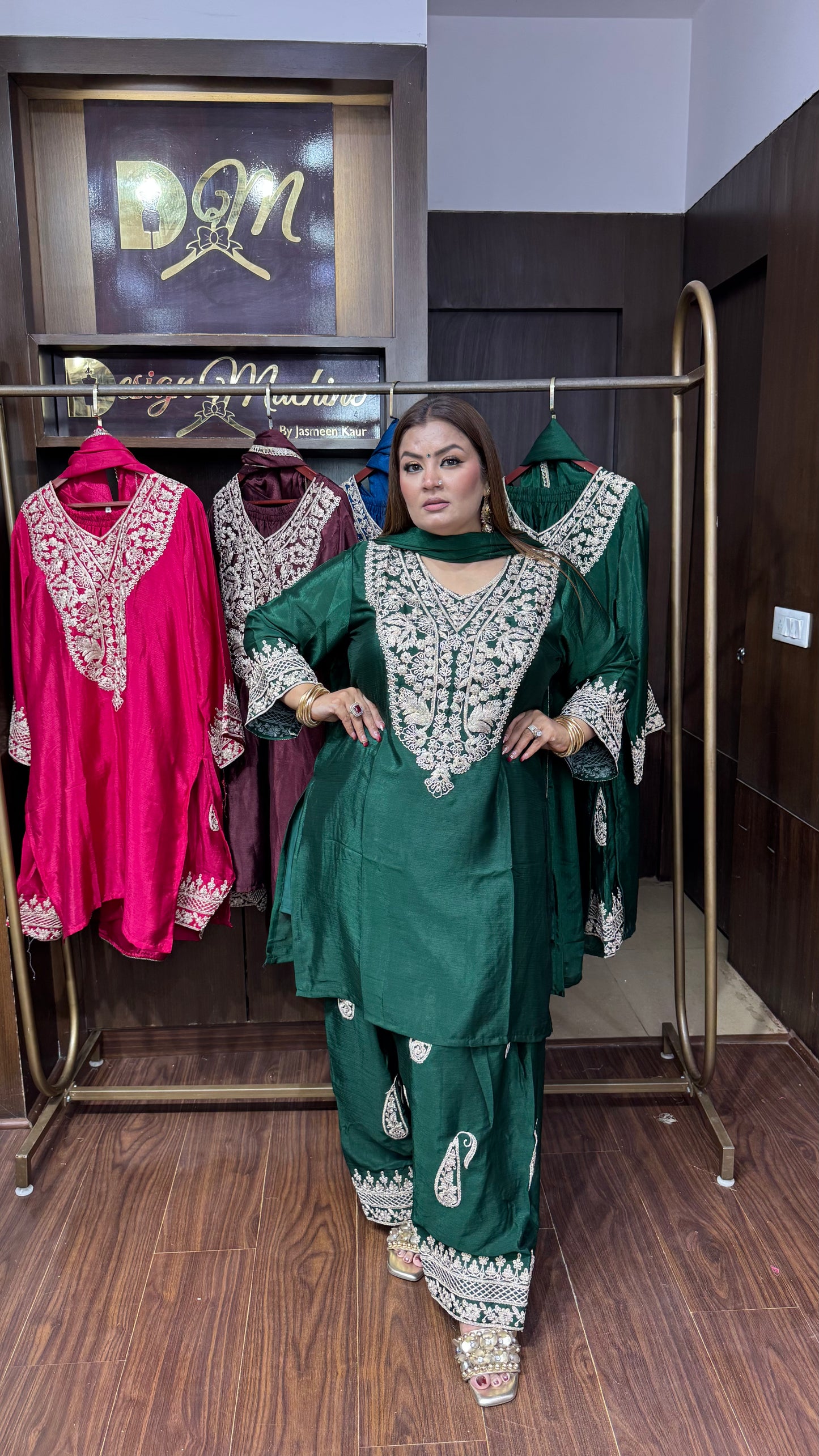 Hitakshi (Pure Chinnon Crepe Fabric Suit)