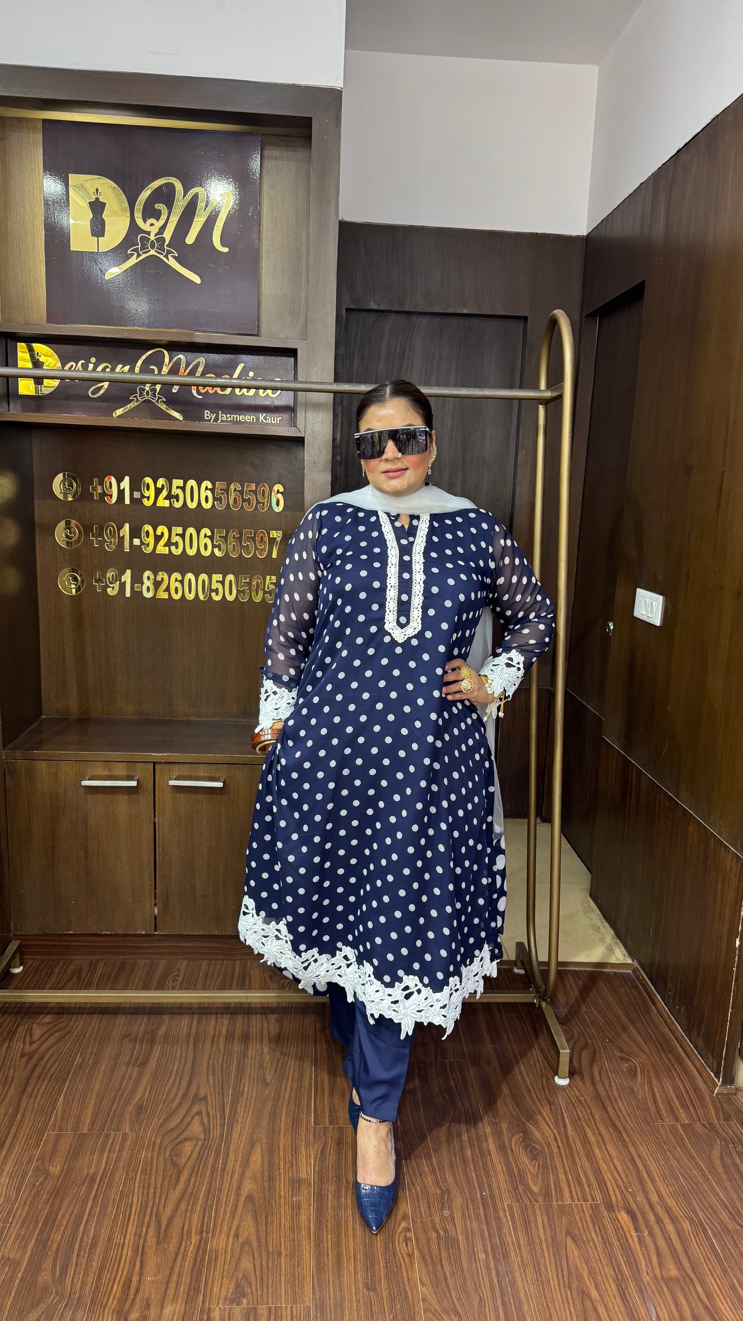 Avni (Georgette Suit)