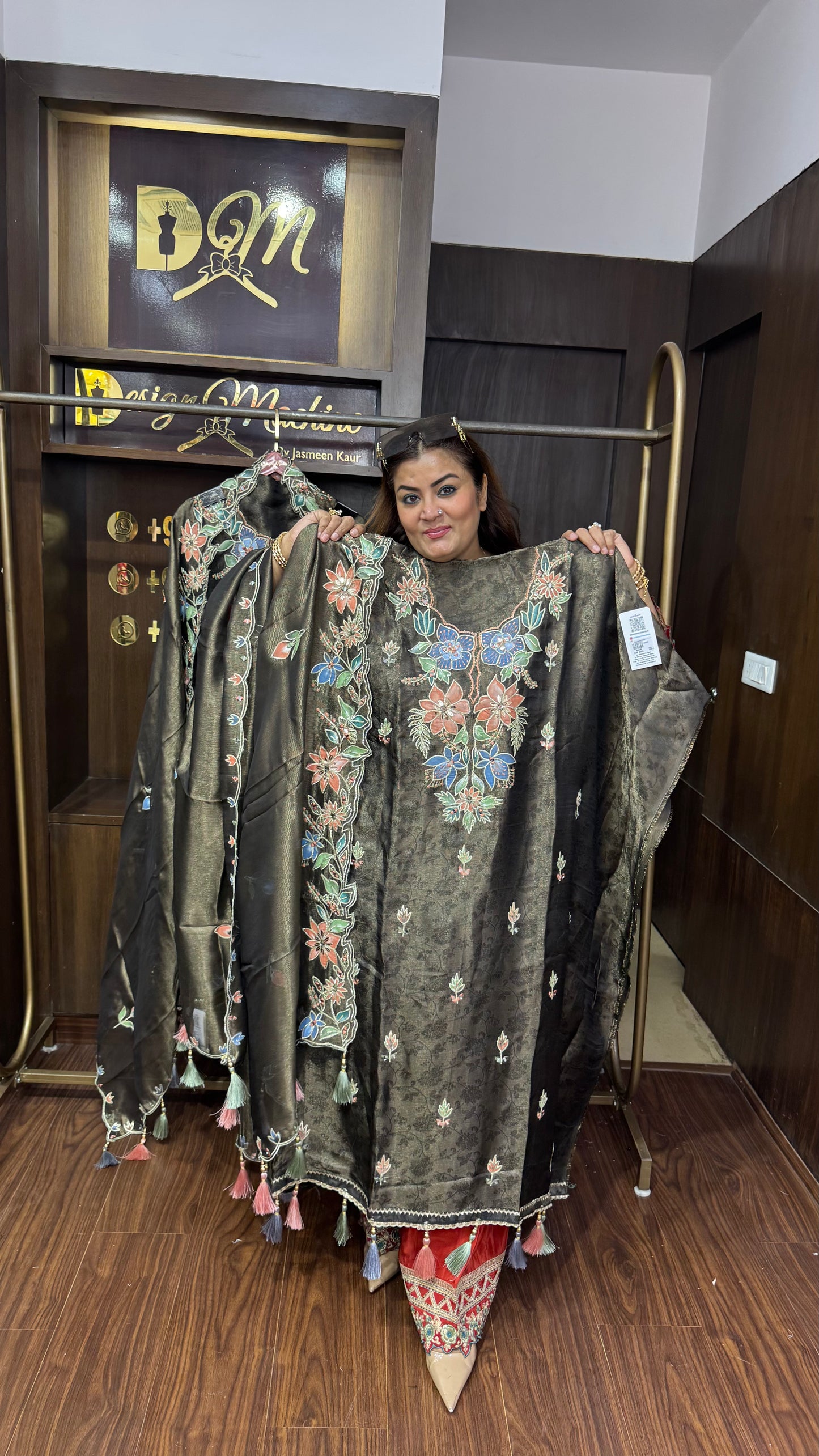 Ridhi (Glass Tissue Unstitch Suit)