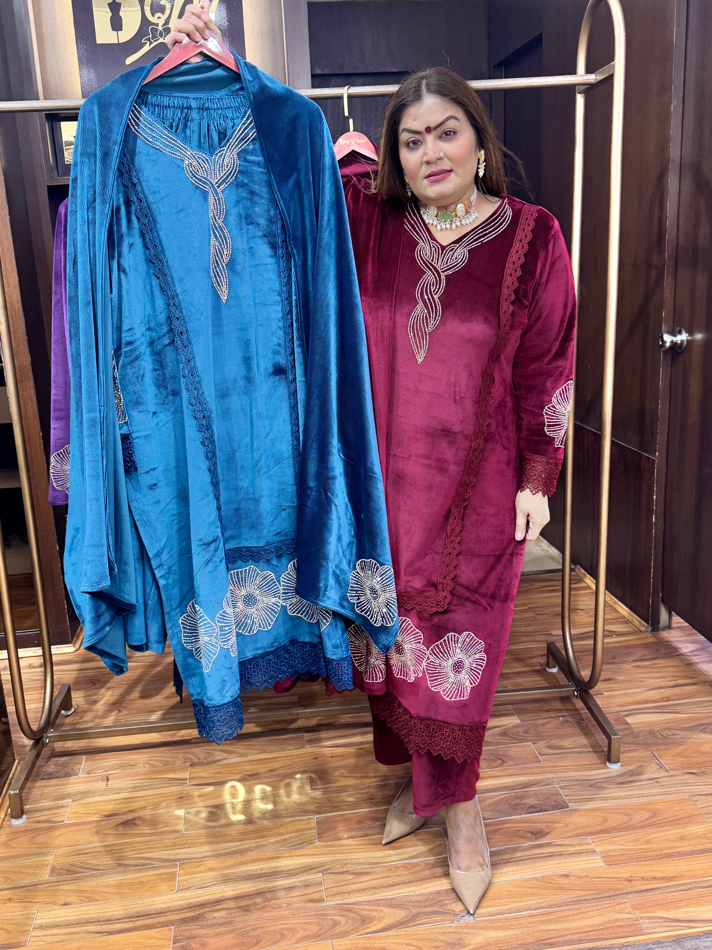 Adaab-e-Riwaayat (Velvet Suit)
