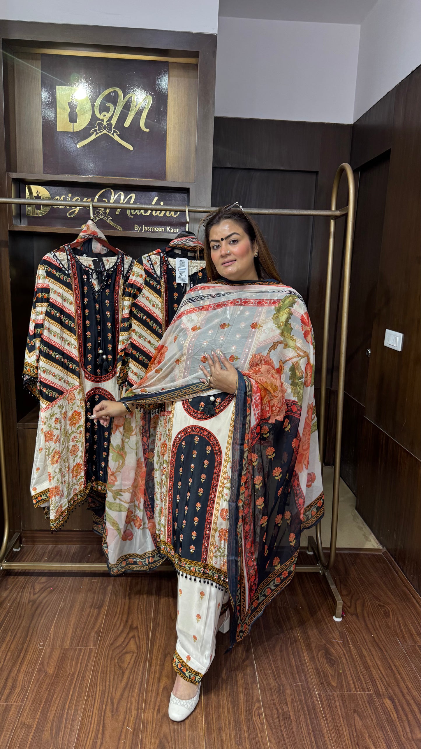 Sakshi (Glass Tissue Suit)