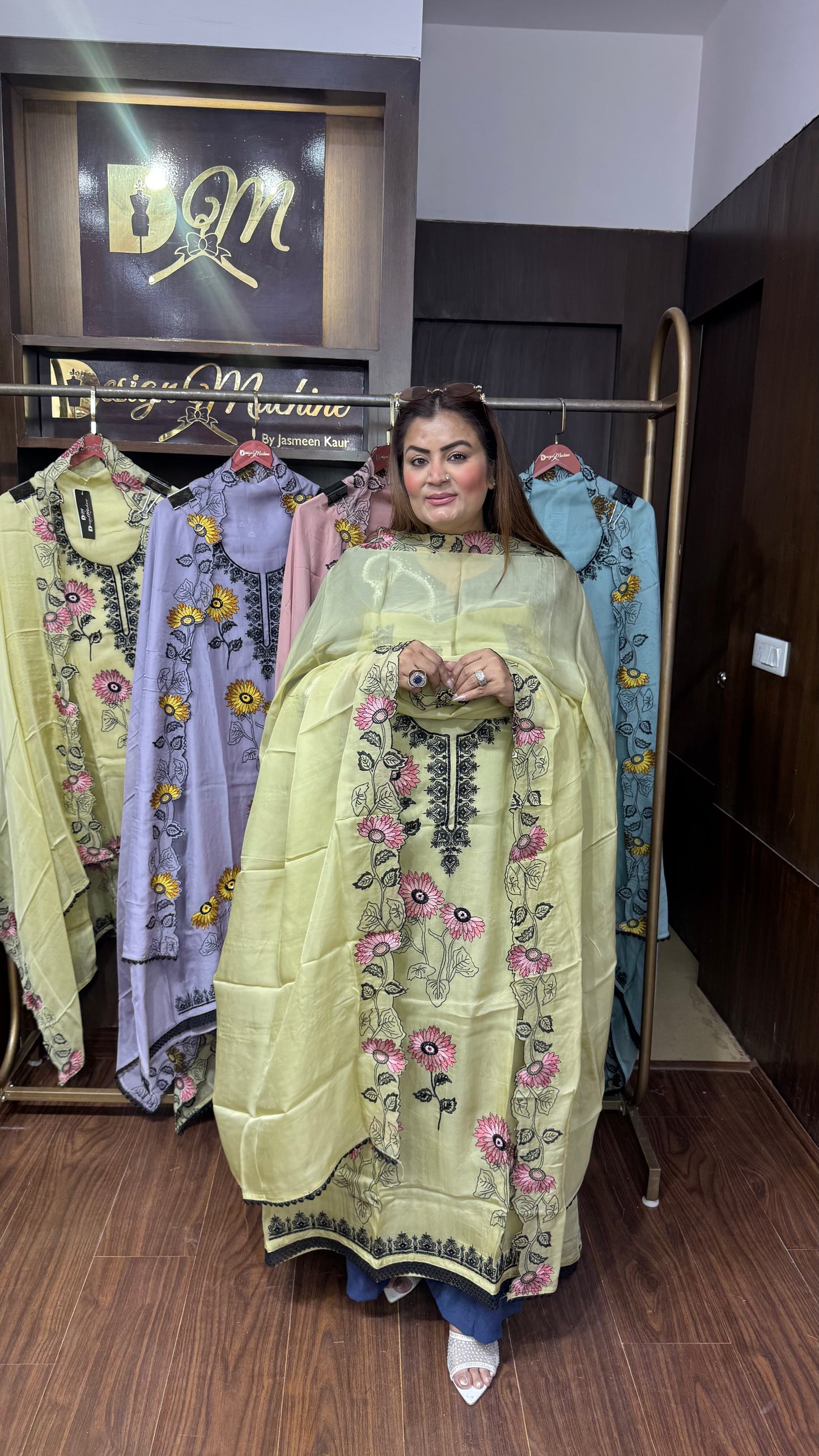 Kavya (Glass Tissue Unstitch Suit)