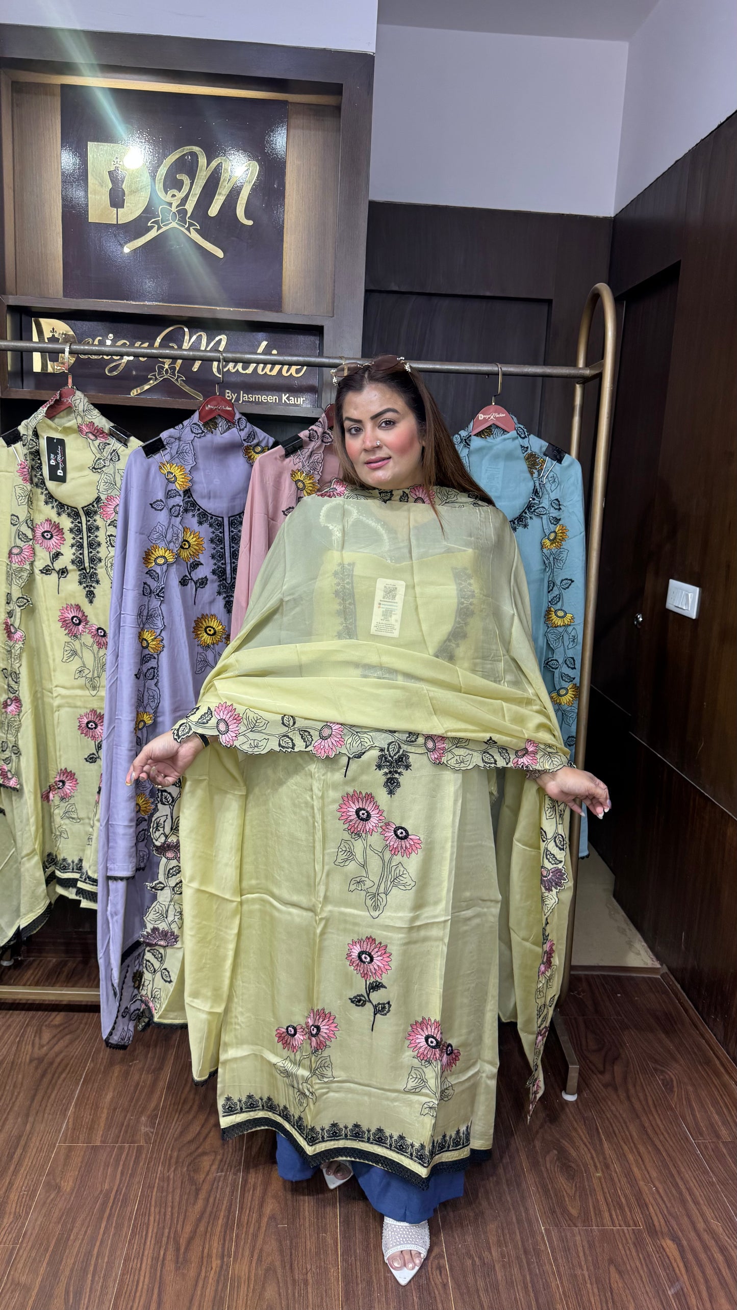 Kavya (Glass Tissue Unstitch Suit)