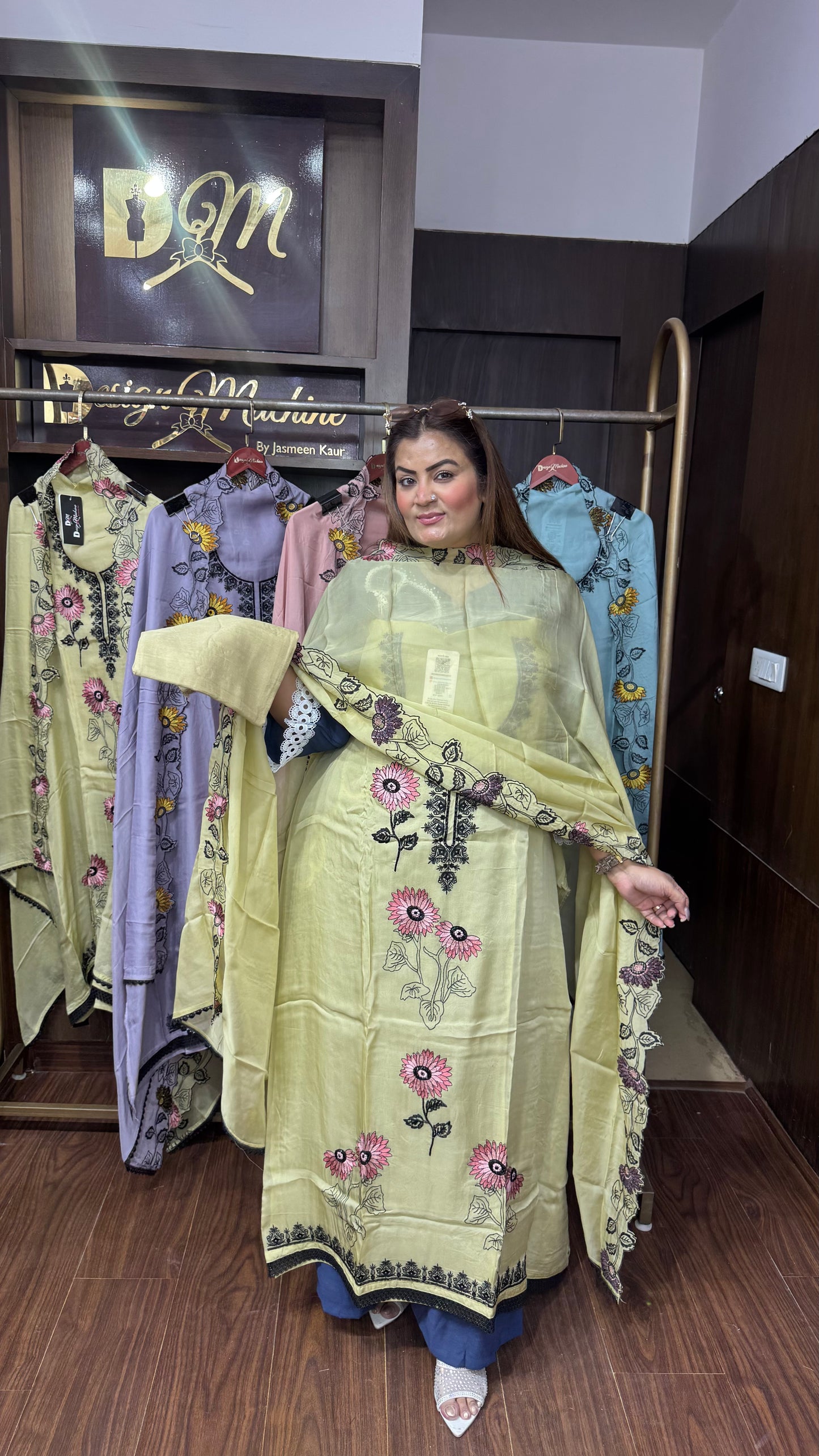 Kavya (Glass Tissue Unstitch Suit)