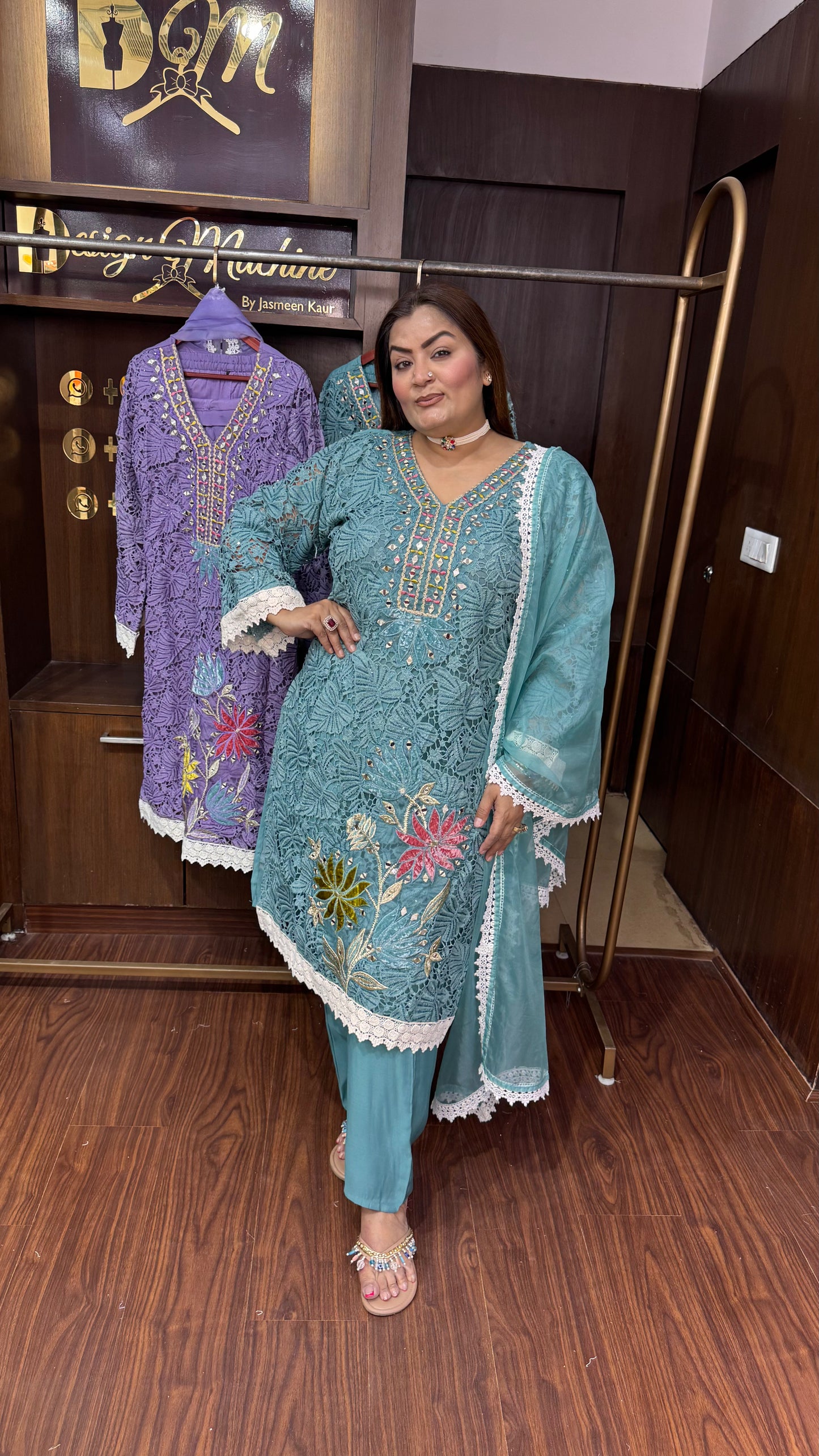 Arelza (Hakoba Chikan Fabric Suit)