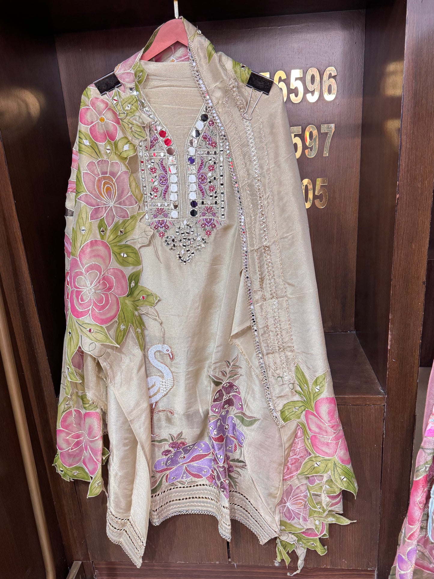 Zoreviah (Unstitch Suit)