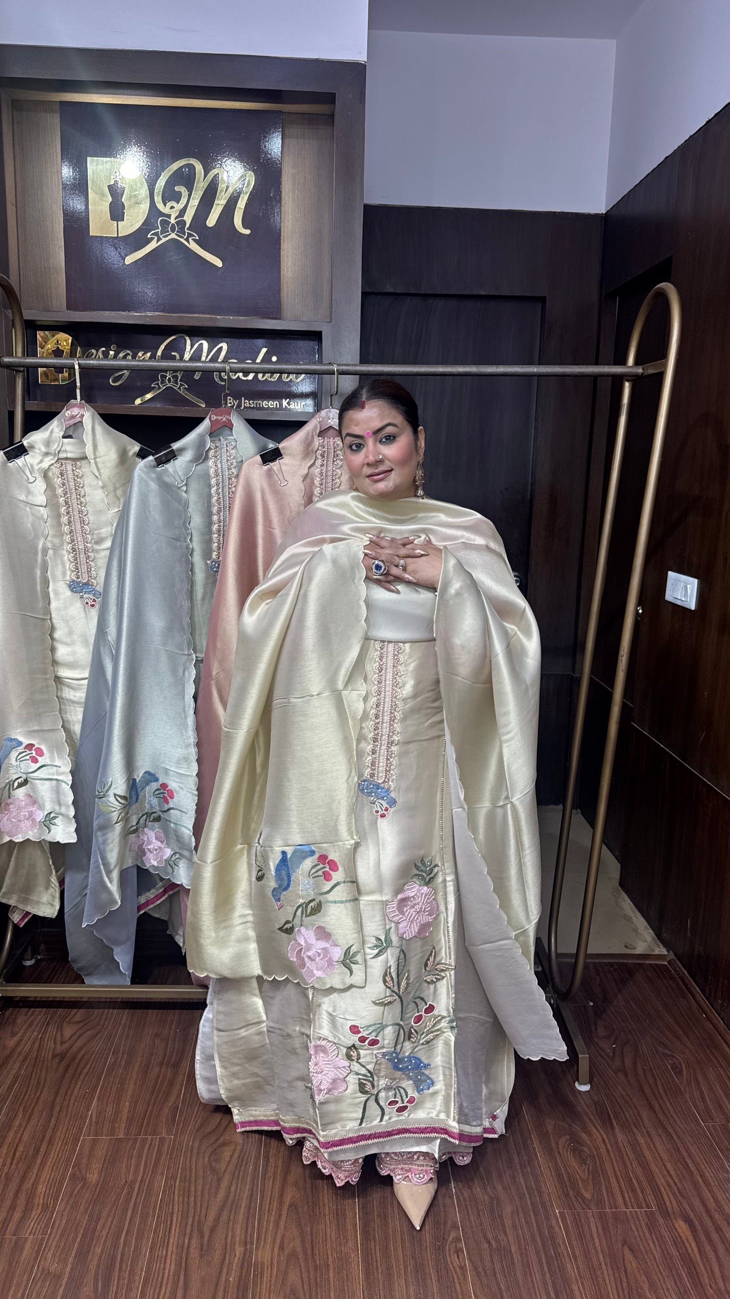 Rishina (Glass Tissue Unstitch Suit)