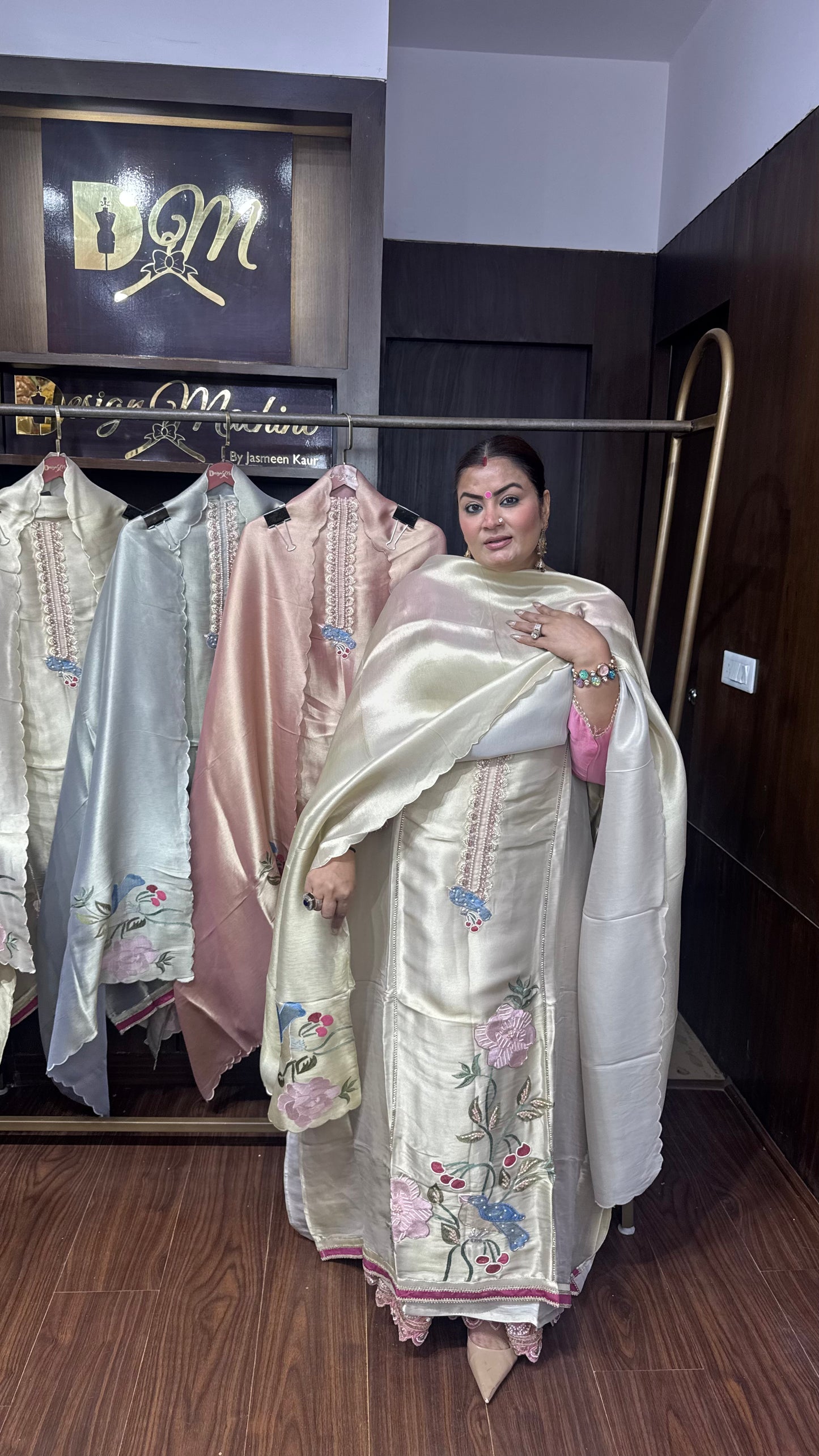 Rishina (Glass Tissue Unstitch Suit)