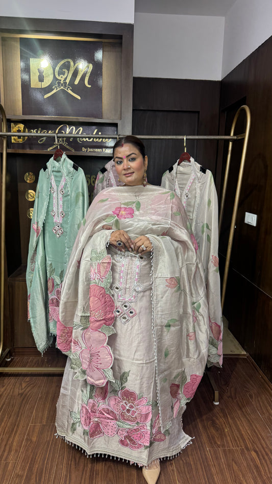 Ruhanika (Glass Tissue Unstitch Suit)