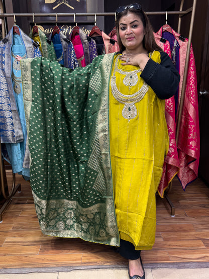 Zareen Aura (Unstitch Suit)