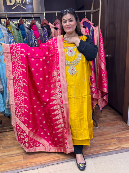 Zareen Aura (Unstitch Suit)