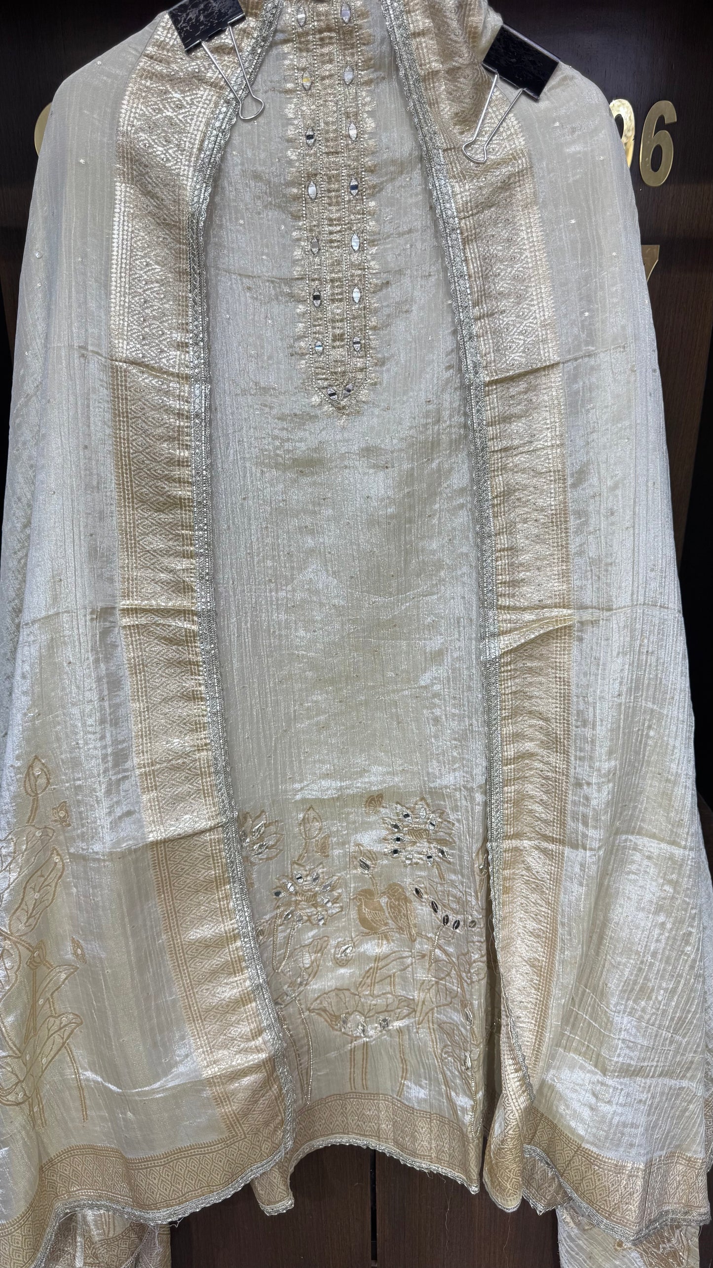 Crush Fabric (Unstitch Suit)