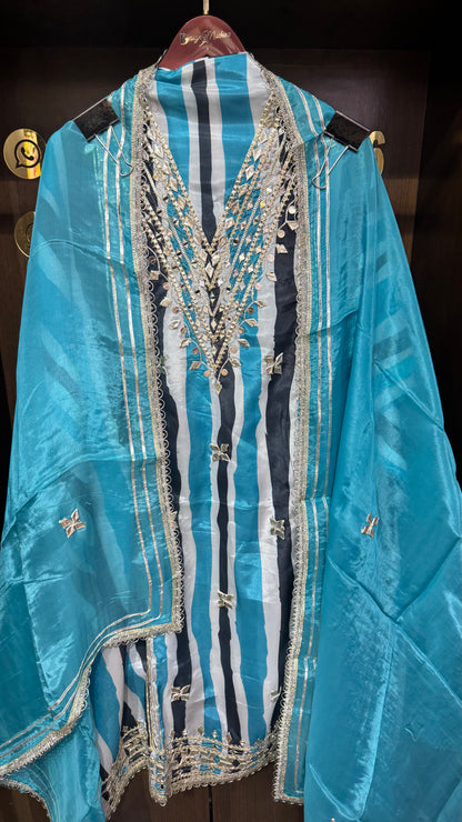 Rysa (Crepe Unstitch Suit)