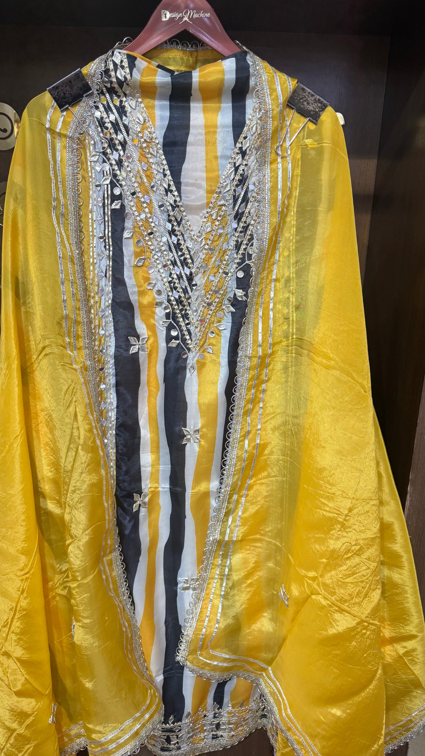 Rysa (Crepe Unstitch Suit)