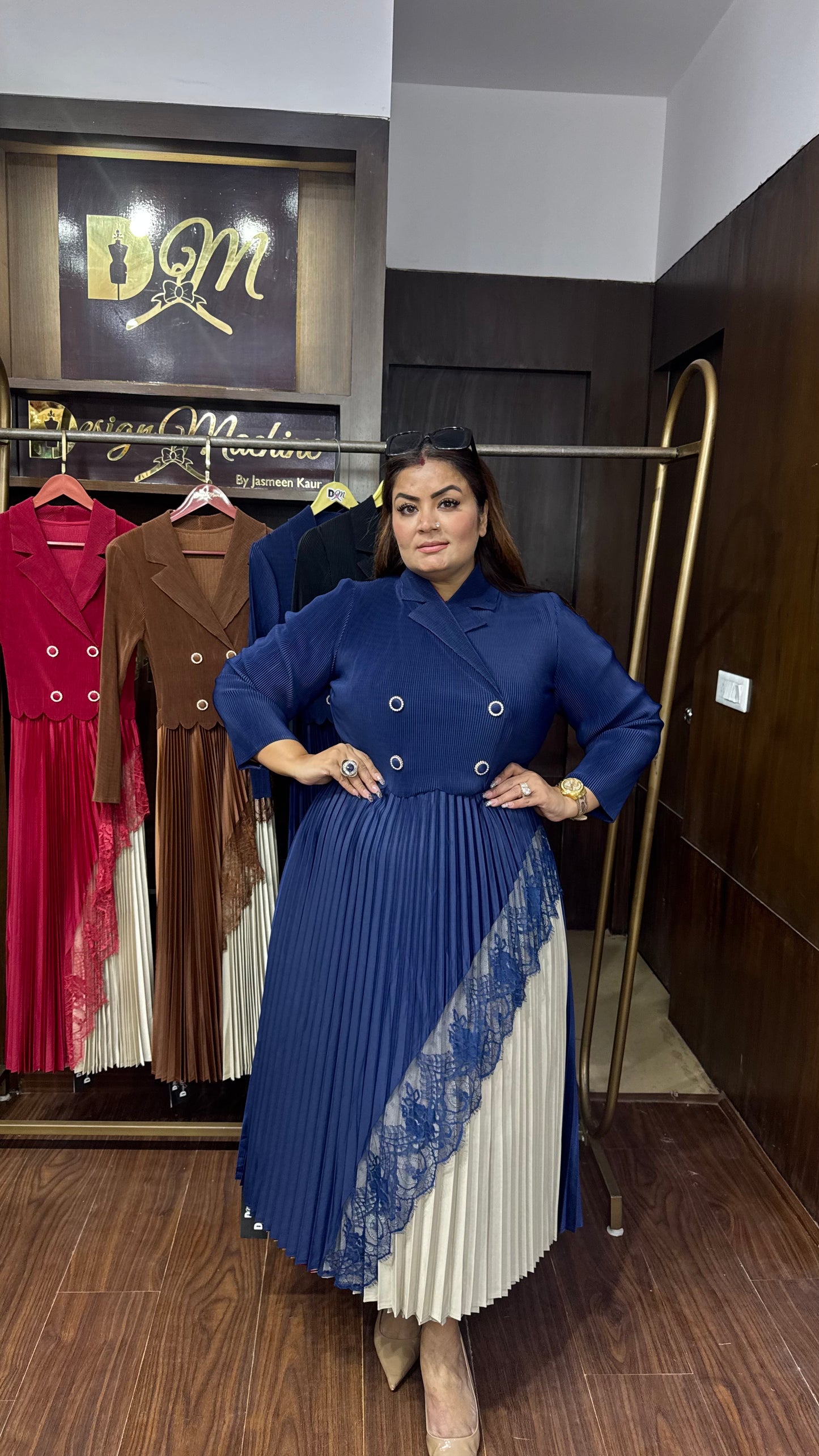 Avnisha (Magic Dress)