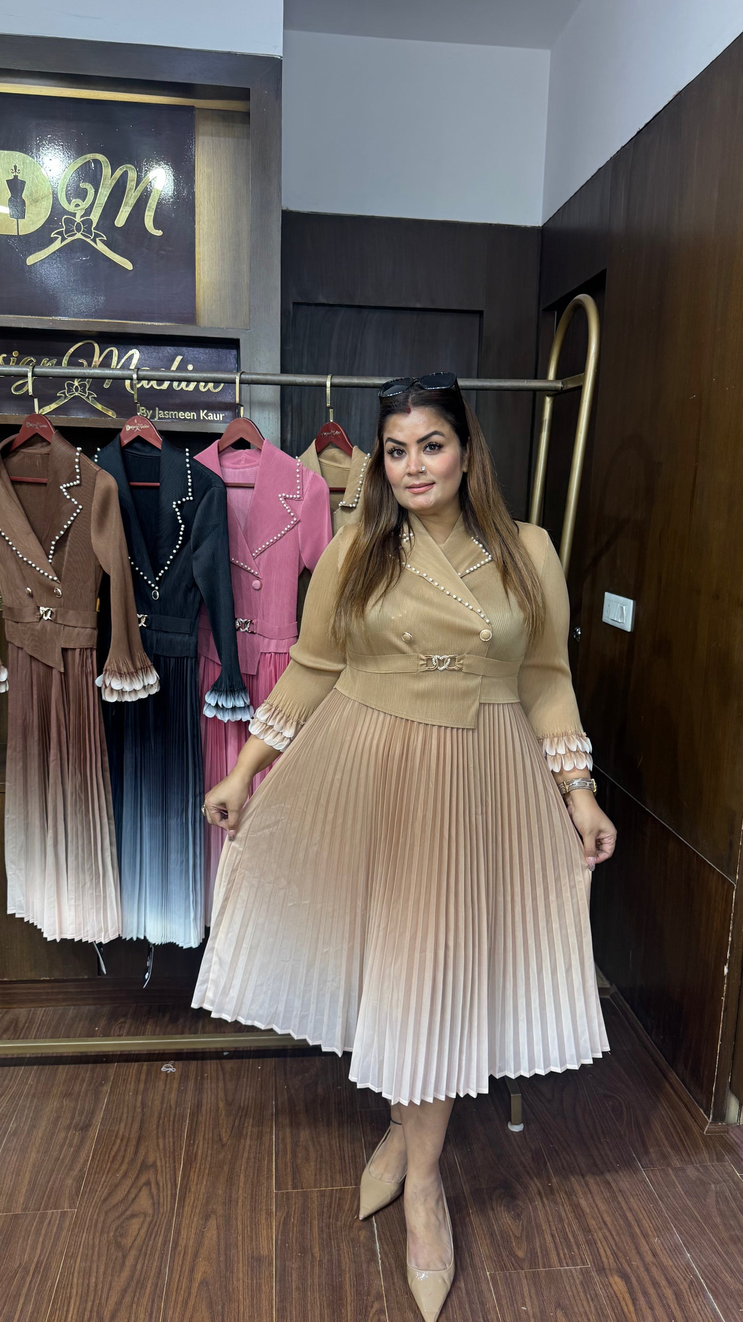 Krystle (Magic Dress)