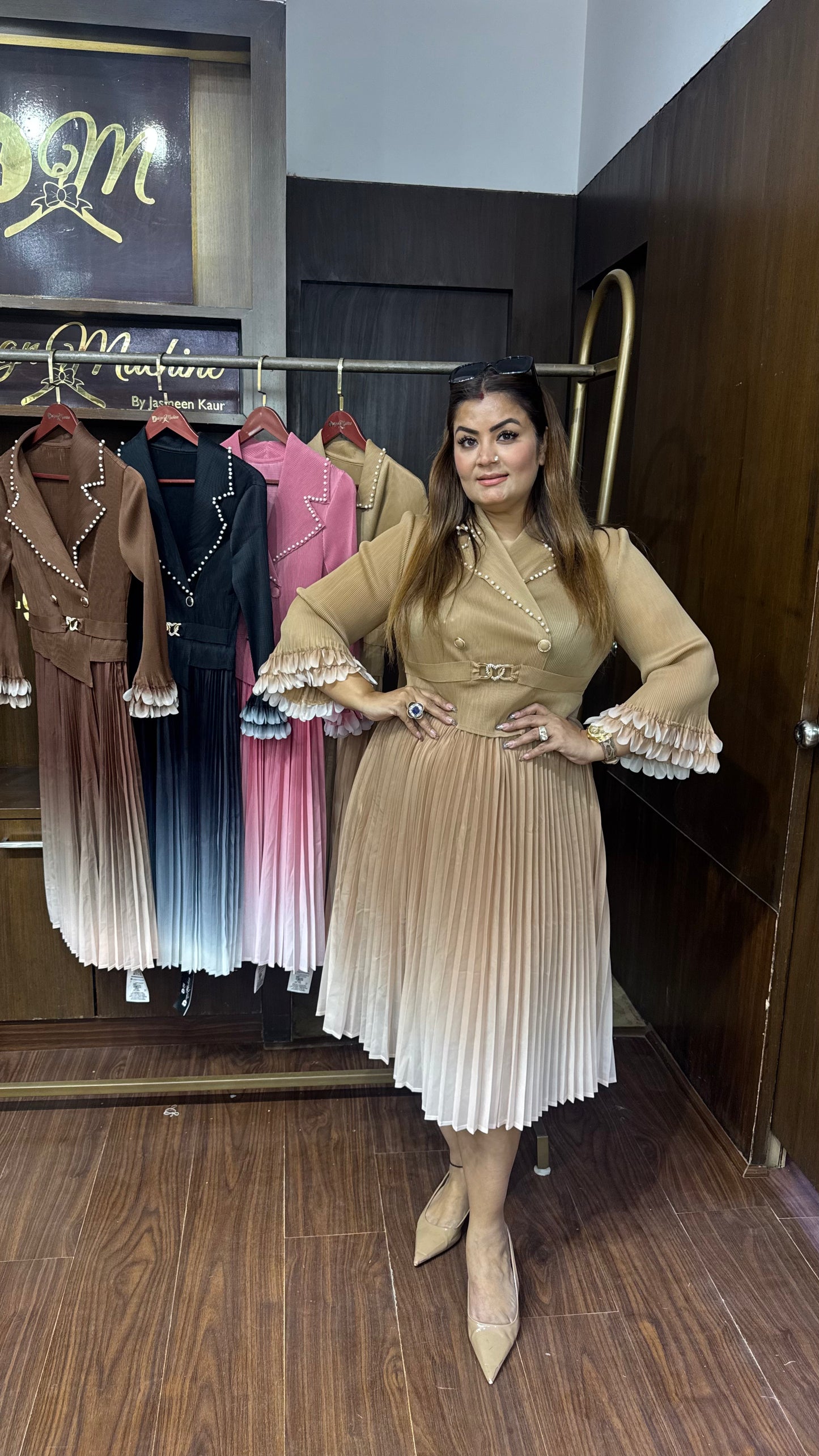 Krystle (Magic Dress)