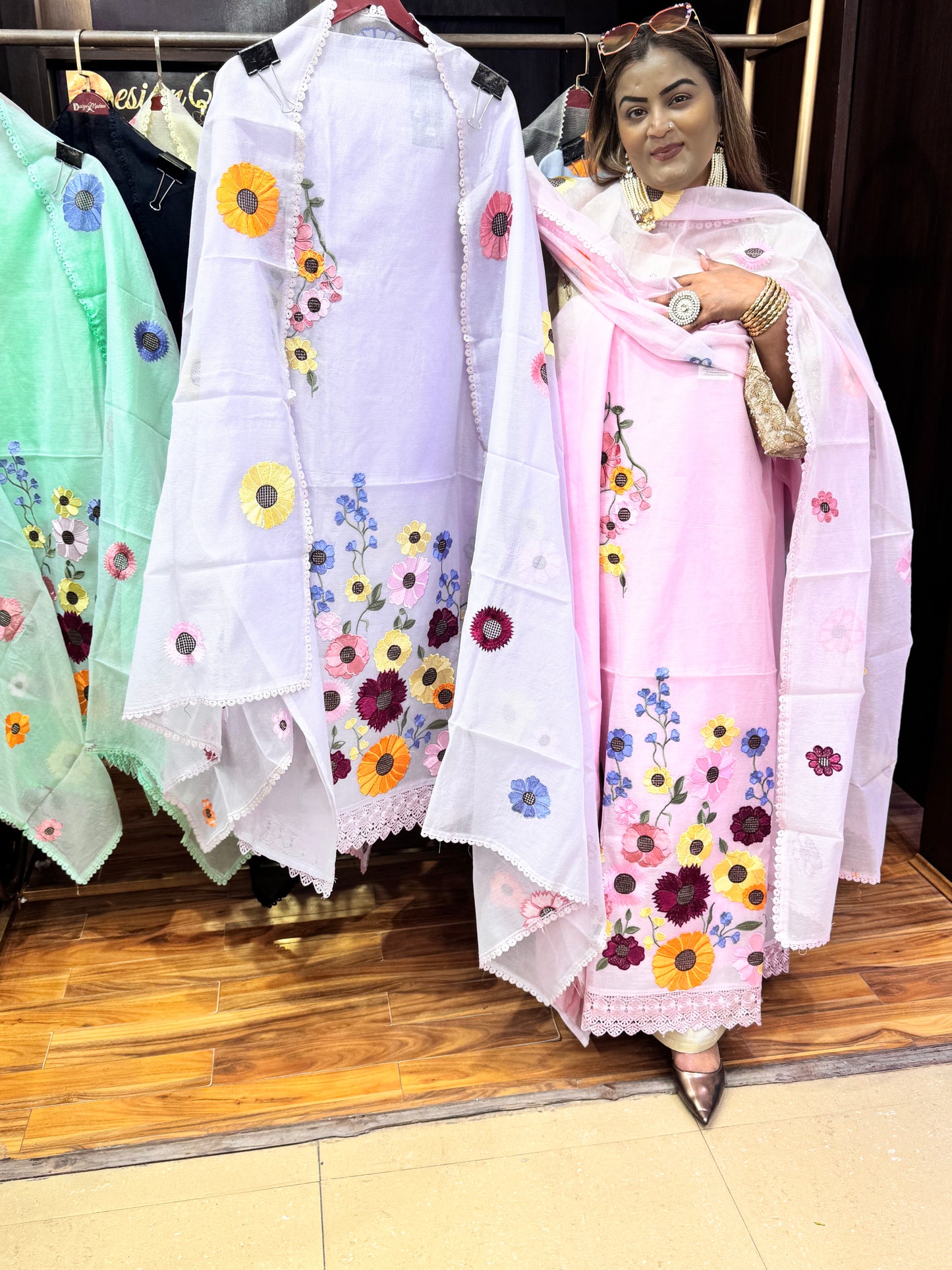 Tisya Threaded Bloom Set