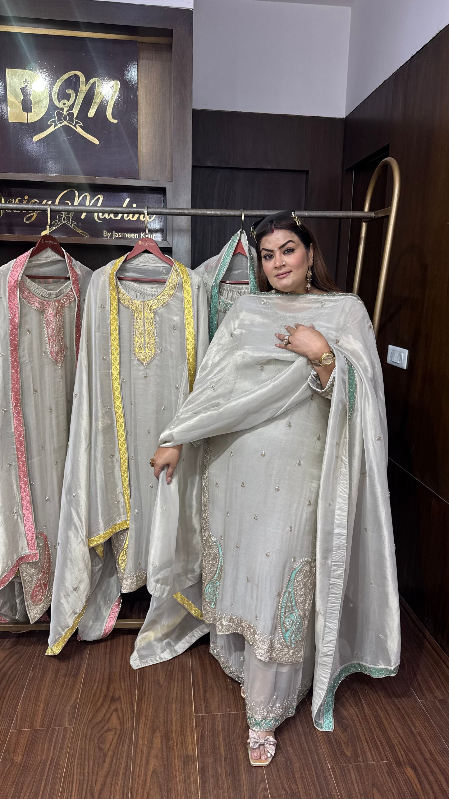 Nooré Glass Tissue Pakistani Suit